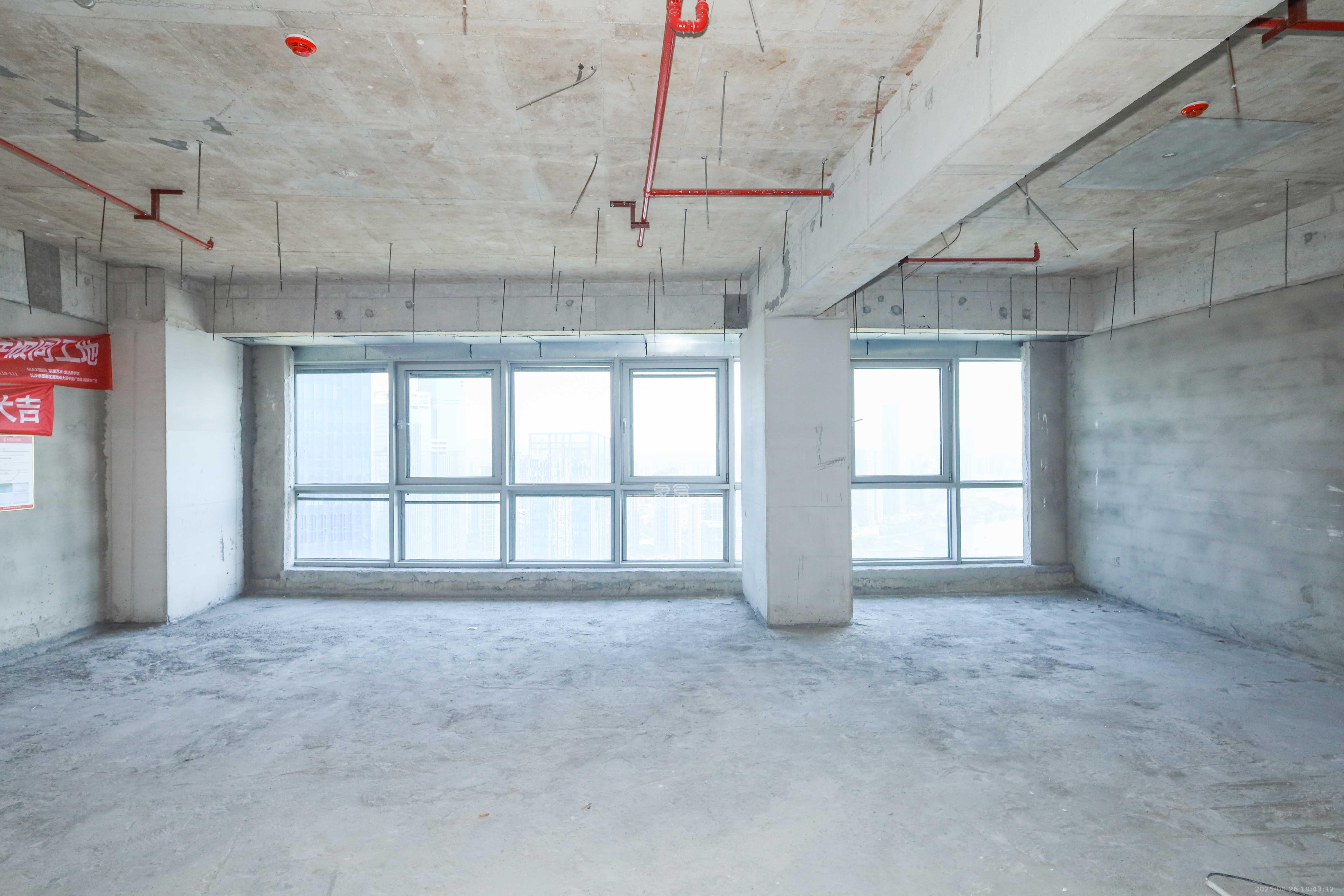 正荣梅溪紫阙台 5室2厅3卫 344.0万 正荣梅溪紫阙台 5室2厅3卫 344.0万客厅