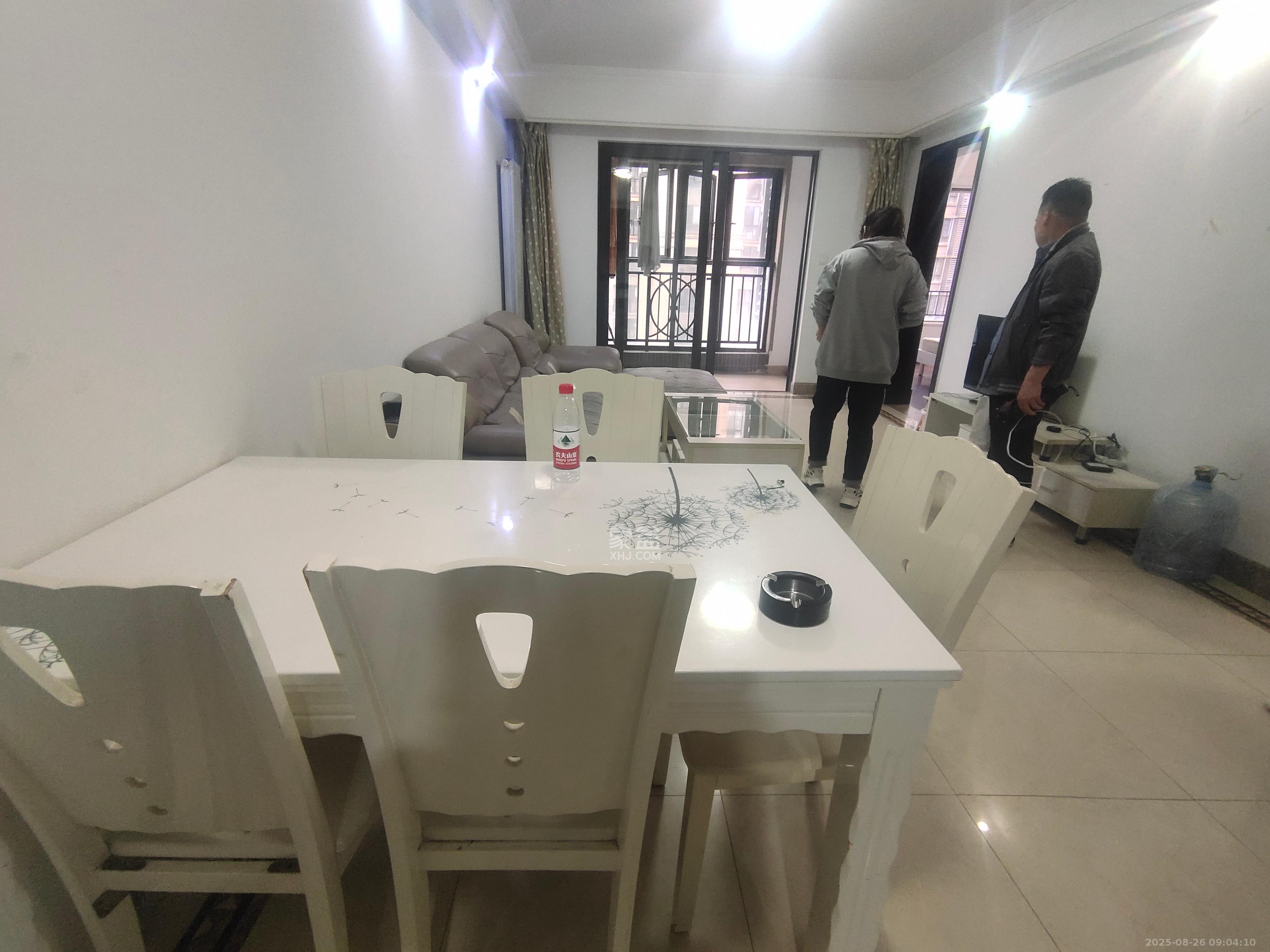 中海国际一期  3室2厅2卫    2100.0元/月 中海国际一期  3室2厅2卫    2100.0元/月室内图