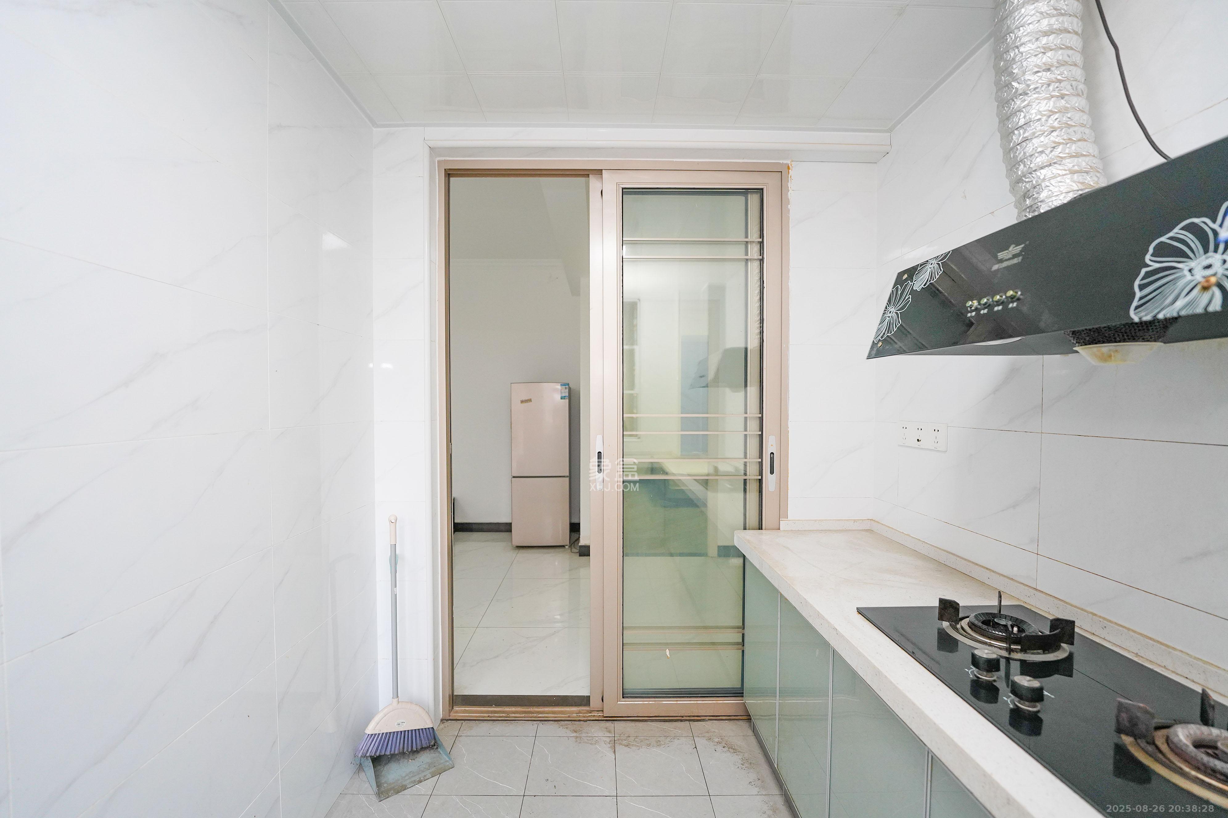 丽发新城  2室2厅1卫    58.0万 丽发新城  2室2厅1卫    58.0万厨房