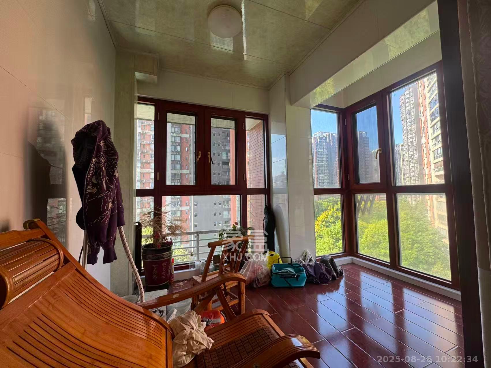 滨江君悦香邸  4室2厅2卫    4500.0元/月 滨江君悦香邸  4室2厅2卫    4500.0元/月室内图