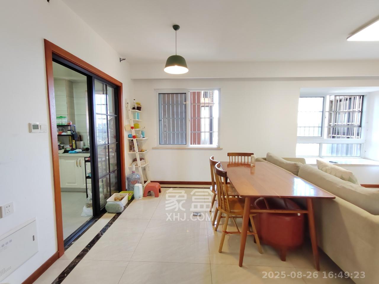 山水湾  4室2厅2卫    2200.0元/月 山水湾  4室2厅2卫    2200.0元/月室内图