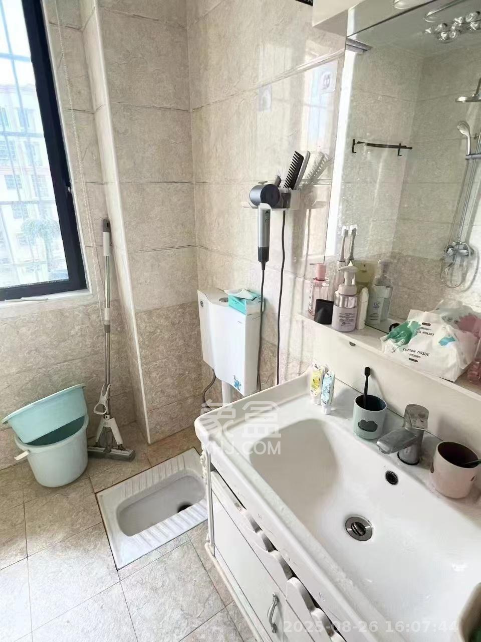 康斯丹郡（融程领秀佳园）  3室2厅1卫    2200.0元/月室内图