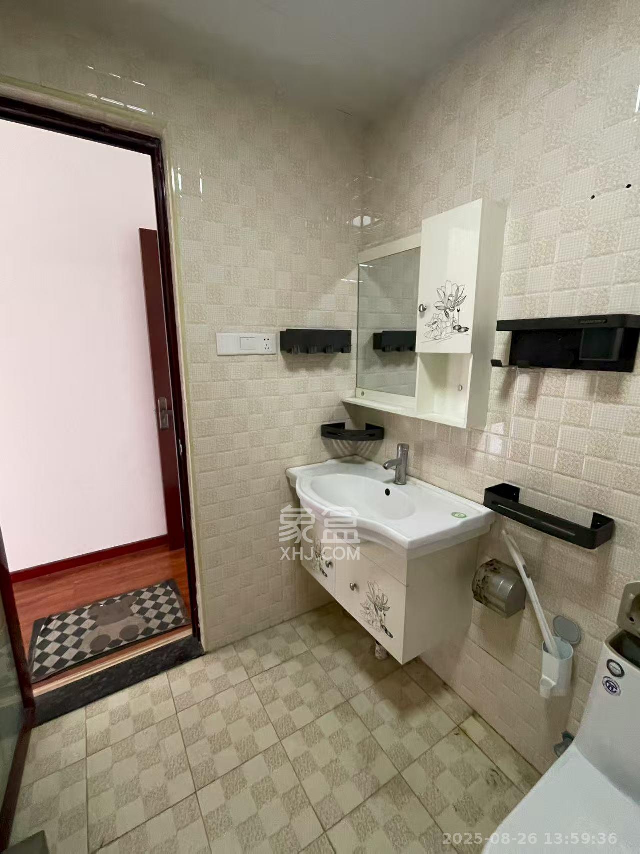 奥林匹克花园贡院一期 3室2厅2卫 2800.0元/月 奥林匹克花园贡院一期 3室2厅2卫 2800.0元/月室内图