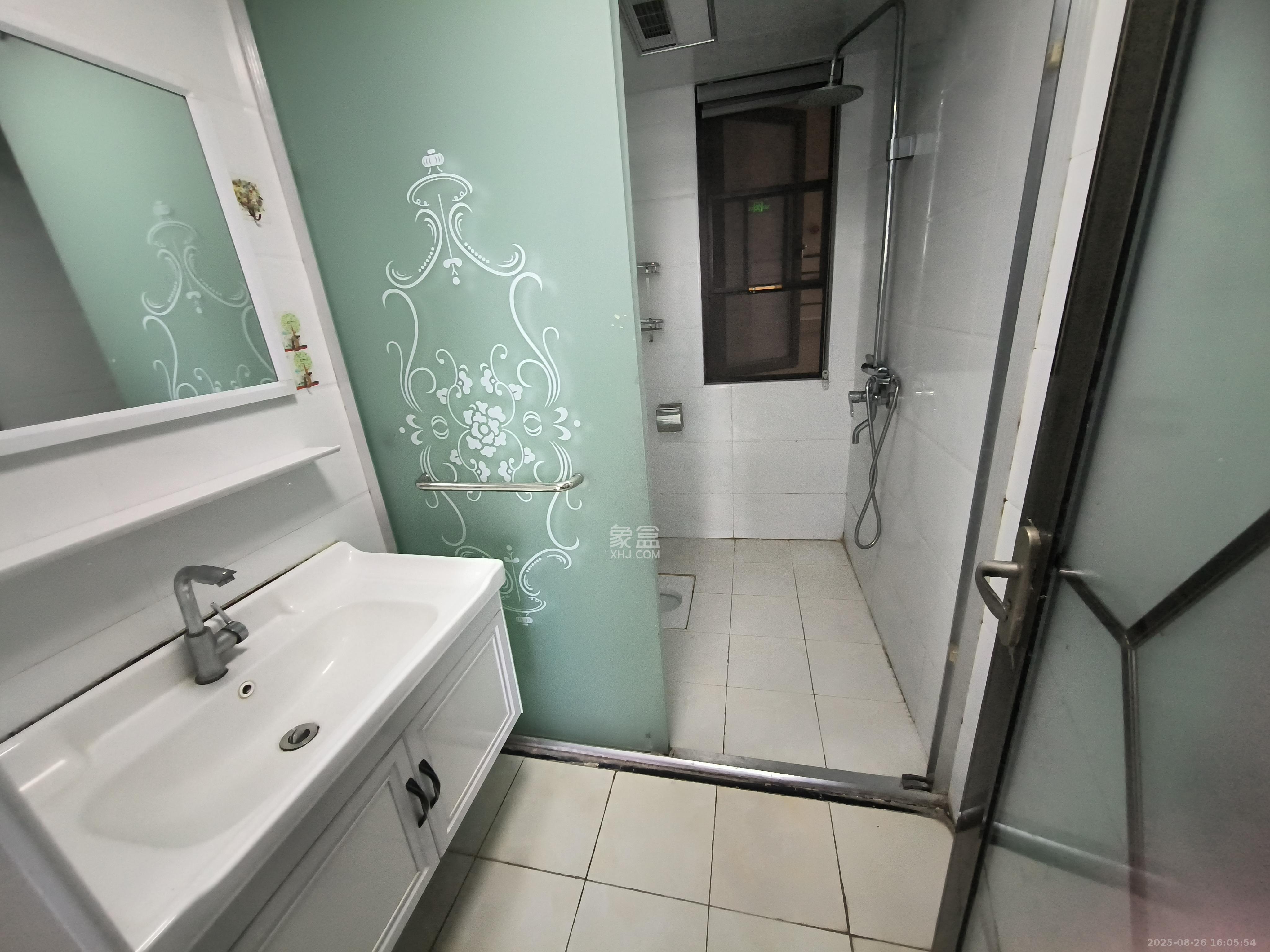 华润置地广场二期 3室2厅1卫 2200.0元/月 华润置地广场二期 3室2厅1卫 2200.0元/月室内图