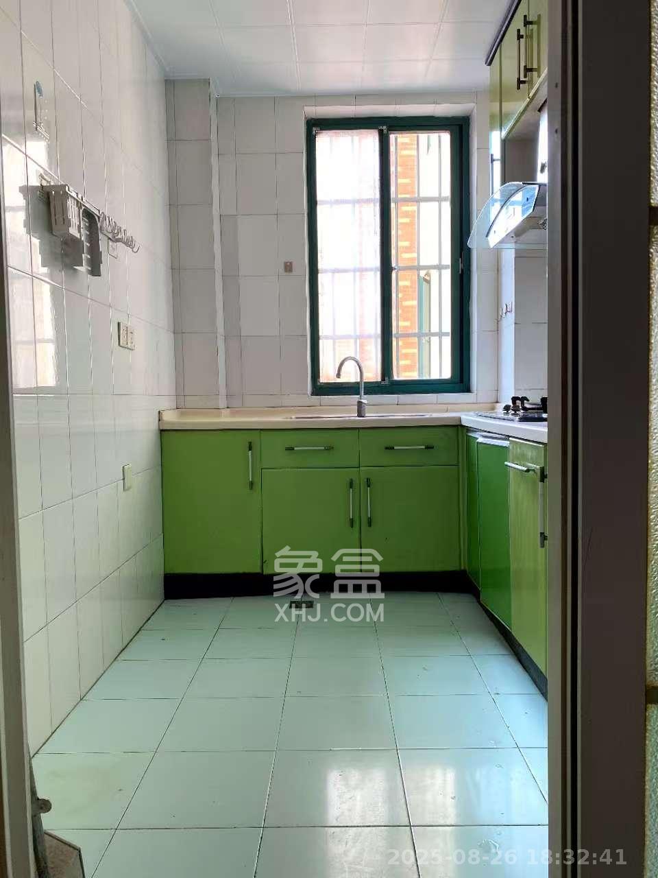 东方新城  3室1厅1卫   2600.00元/月室内图