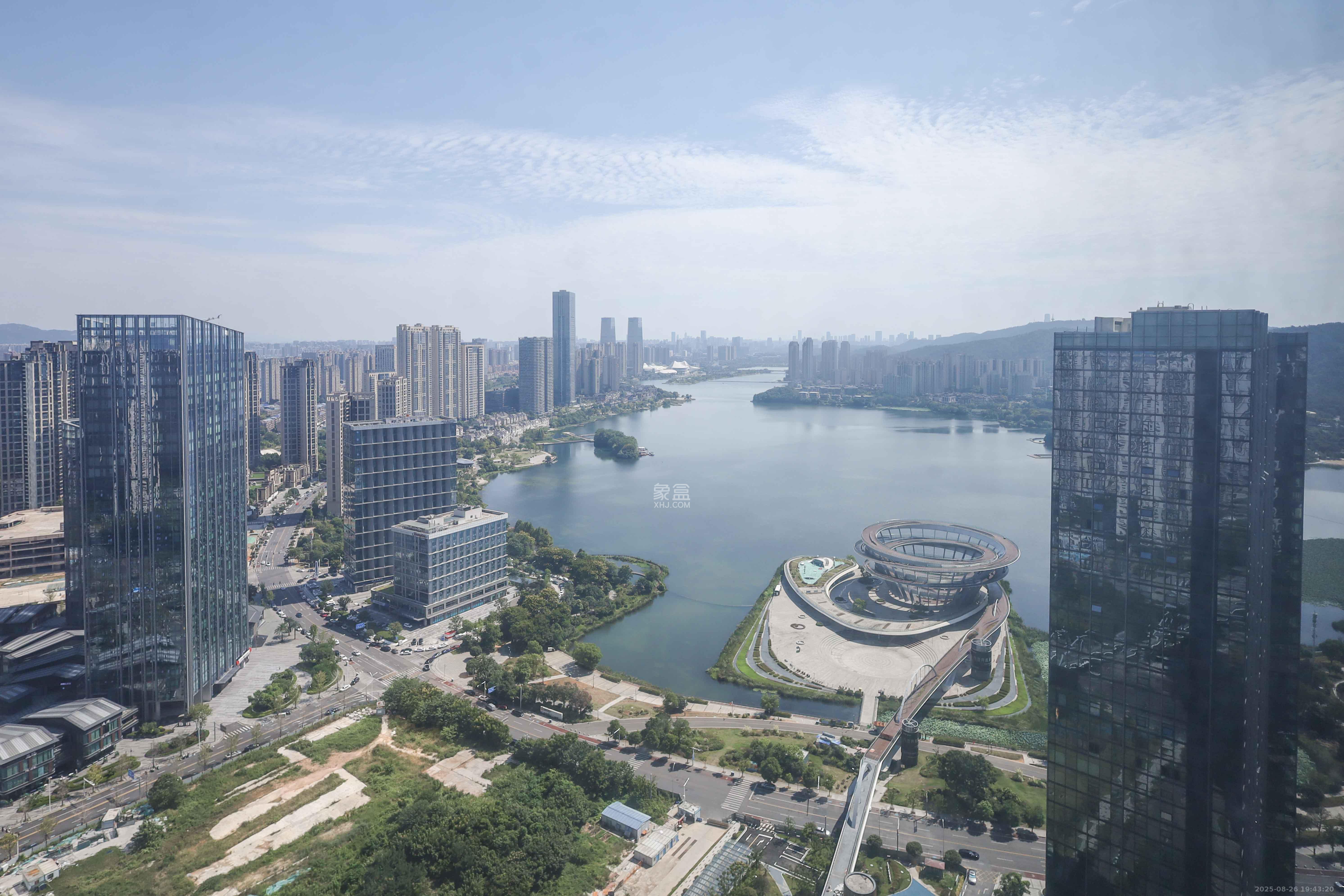 正荣梅溪紫阙台  5室2厅3卫    344.0万阳台