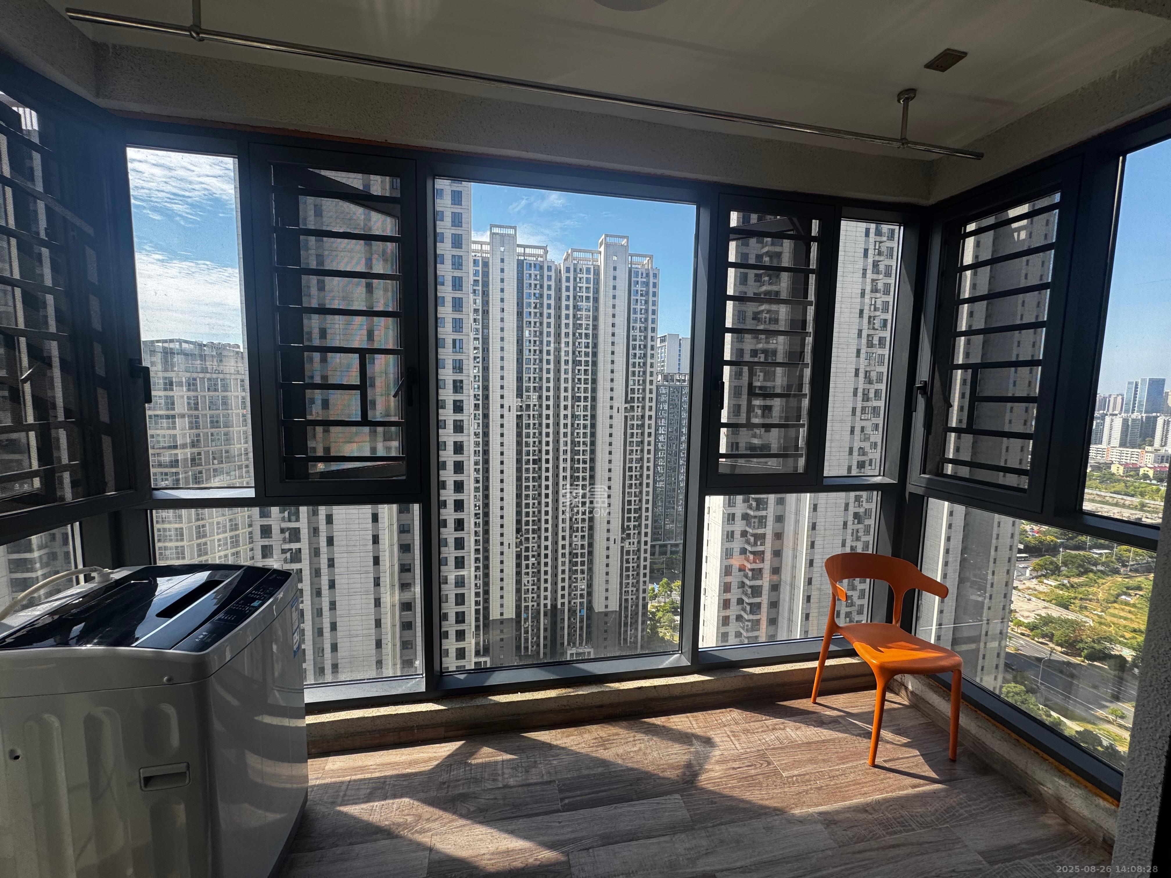 绿地长沙城际空间站(绿地新里佳苑)  3室2厅1卫    3400.0元/月 绿地长沙城际空间站(绿地新里佳苑)  3室2厅1卫    3400.0元/月室内图