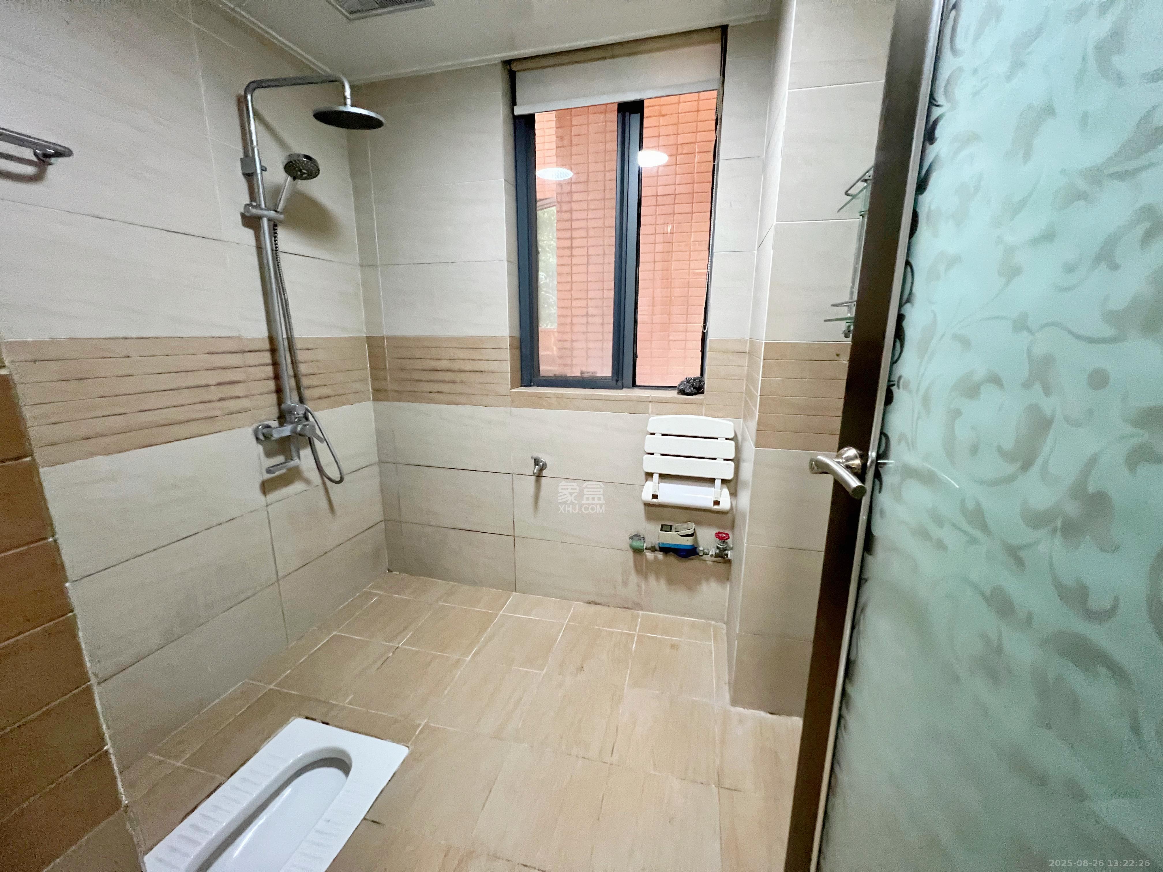 中城丽景香山园 3室2厅2卫 3500.0元/月 中城丽景香山园 3室2厅2卫 3500.0元/月室内图