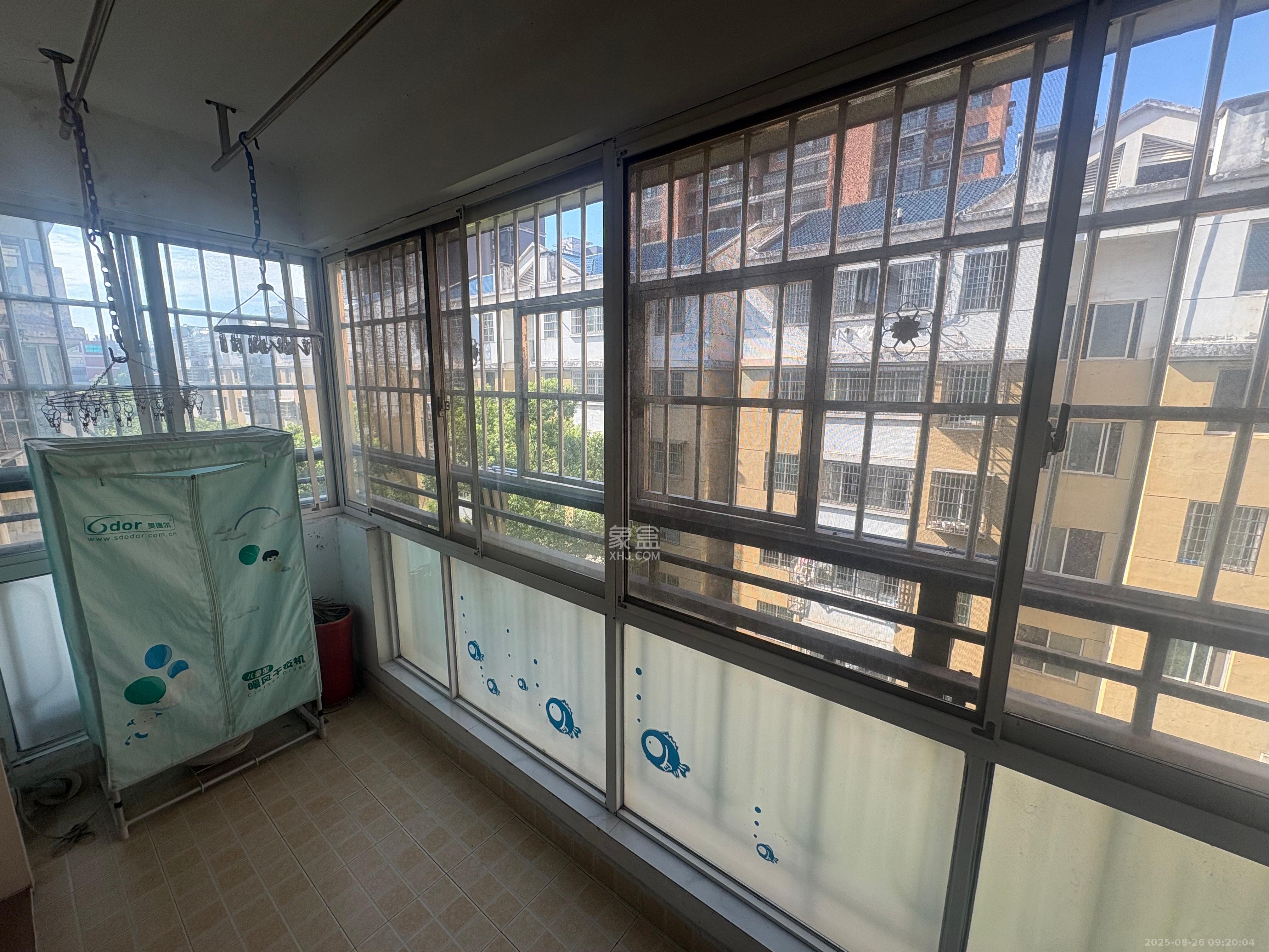 红树湾  3室2厅2卫   1600.00元/月室内图