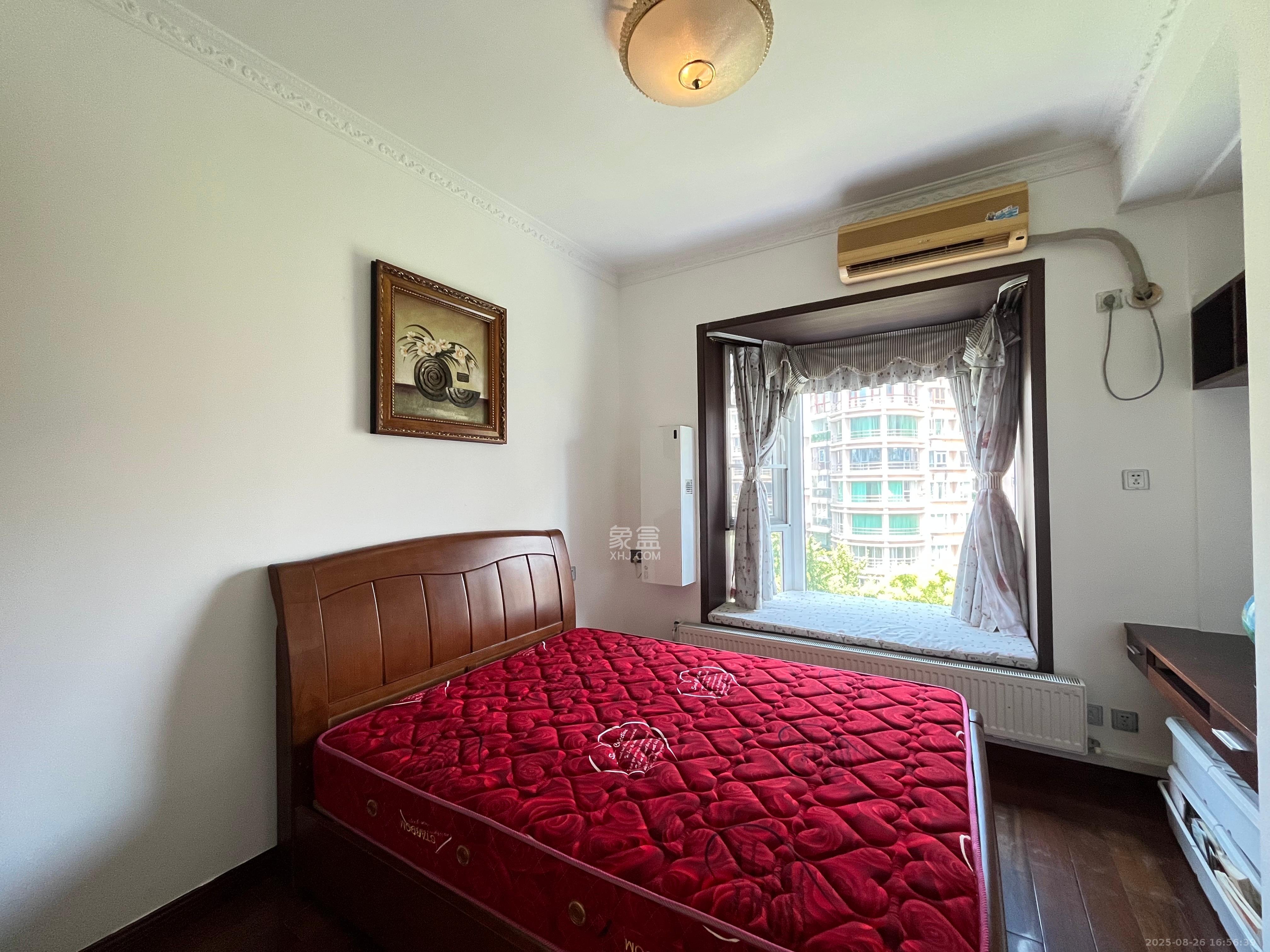 左岸春天  4室2厅2卫    3200.0元/月室内图