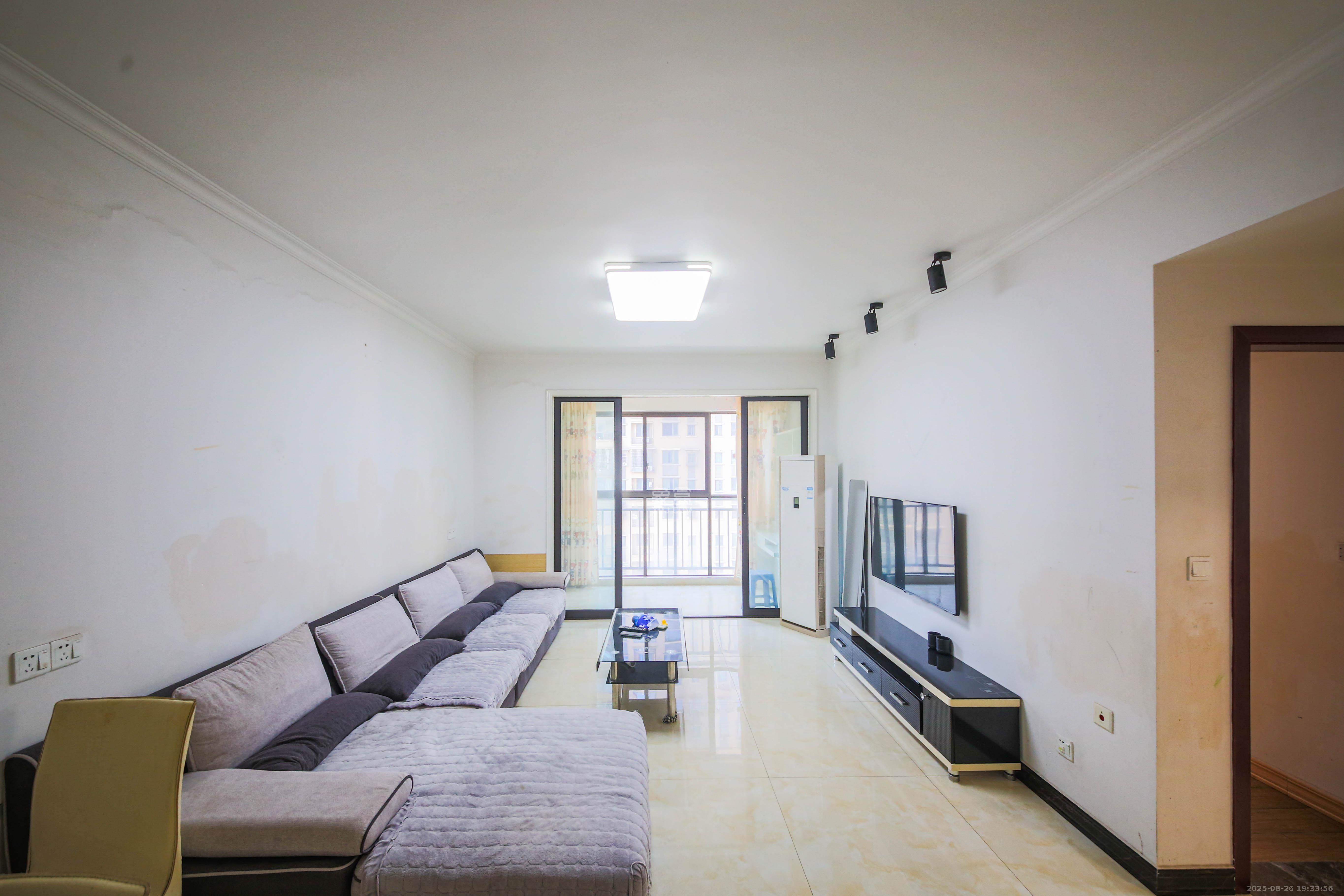 文景领秀  2室2厅1卫    75.0万 文景领秀  2室2厅1卫    75.0万客厅