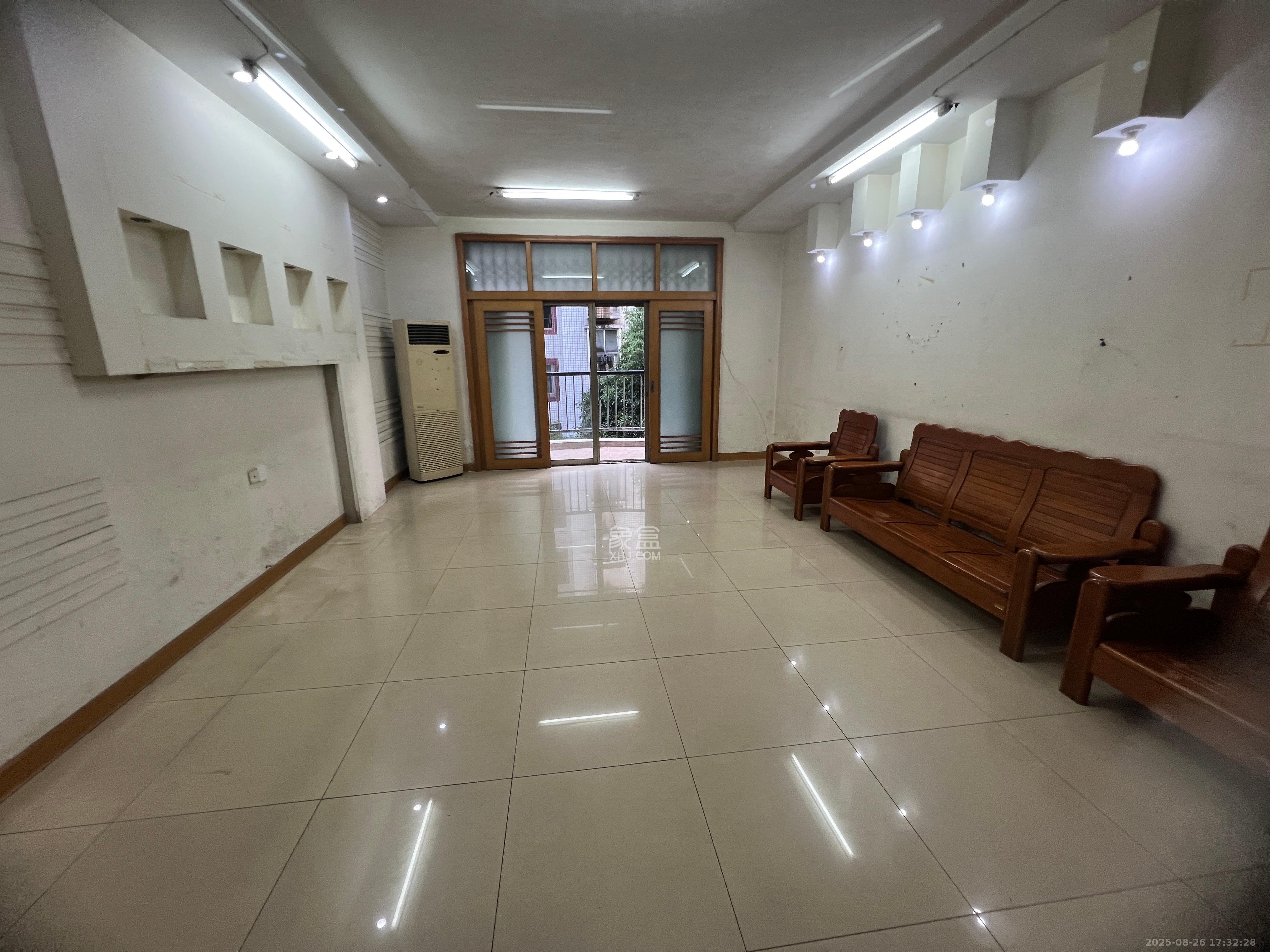 泰时新雅园  4室2厅1卫    2500.0元/月 泰时新雅园  4室2厅1卫    2500.0元/月