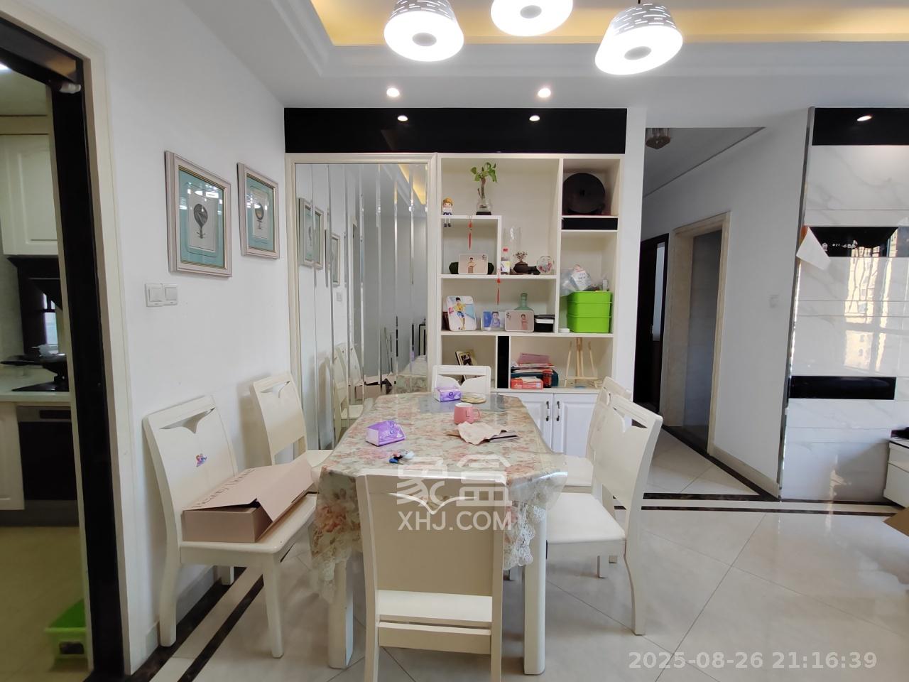 枫华府第  3室2厅2卫    2300.0元/月 枫华府第  3室2厅2卫    2300.0元/月室内图