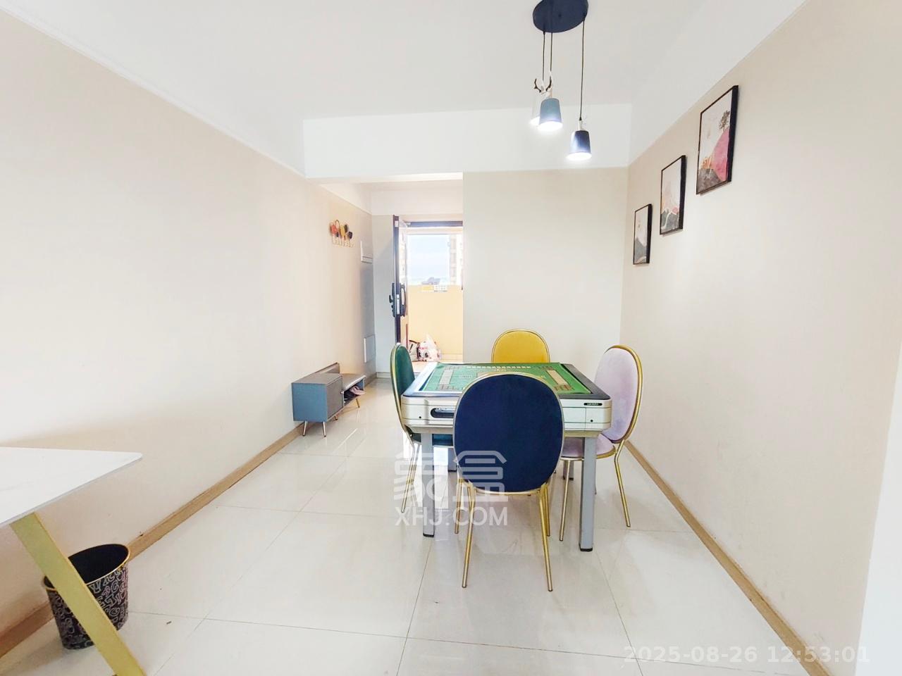 雅居乐依云小镇 2室1厅1卫 45.8万 雅居乐依云小镇 2室1厅1卫 45.8万客厅