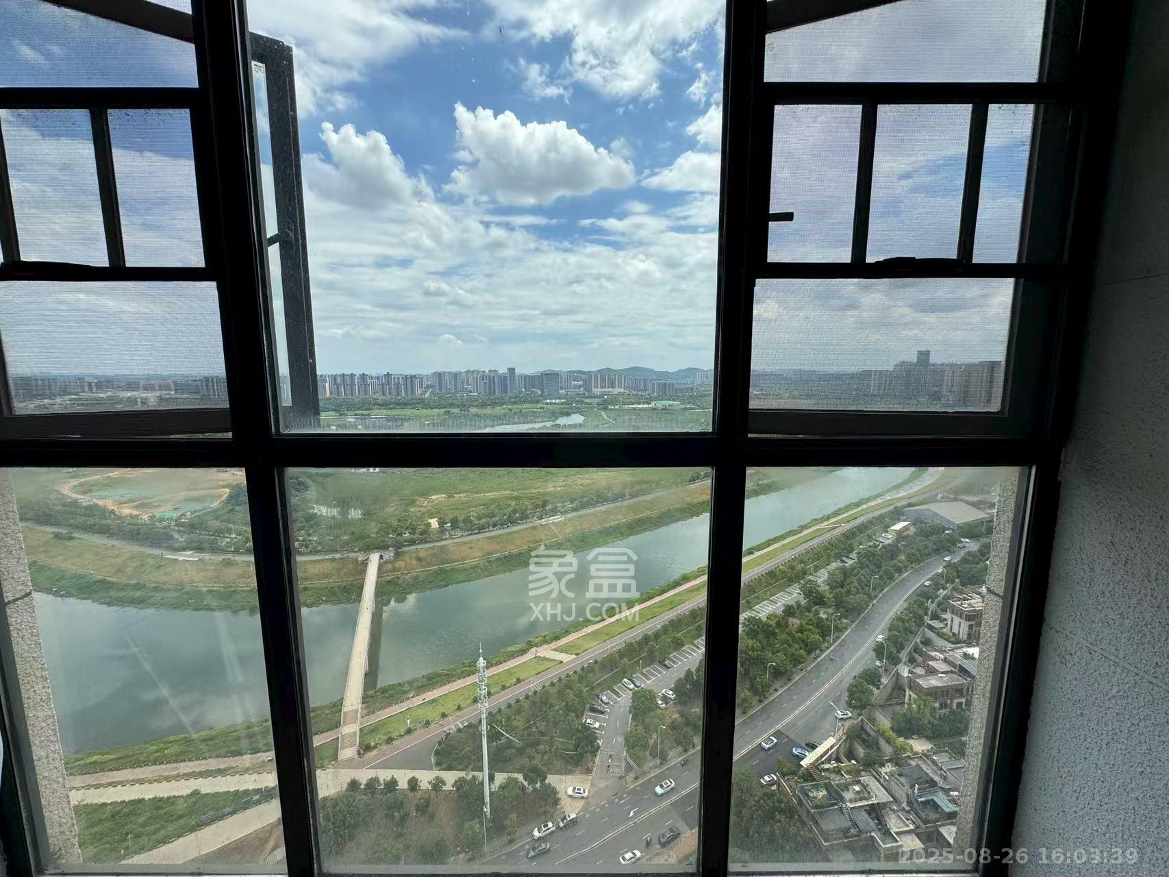 中海国际五期  3室2厅1卫    2500.0元/月 中海国际五期  3室2厅1卫    2500.0元/月室内图