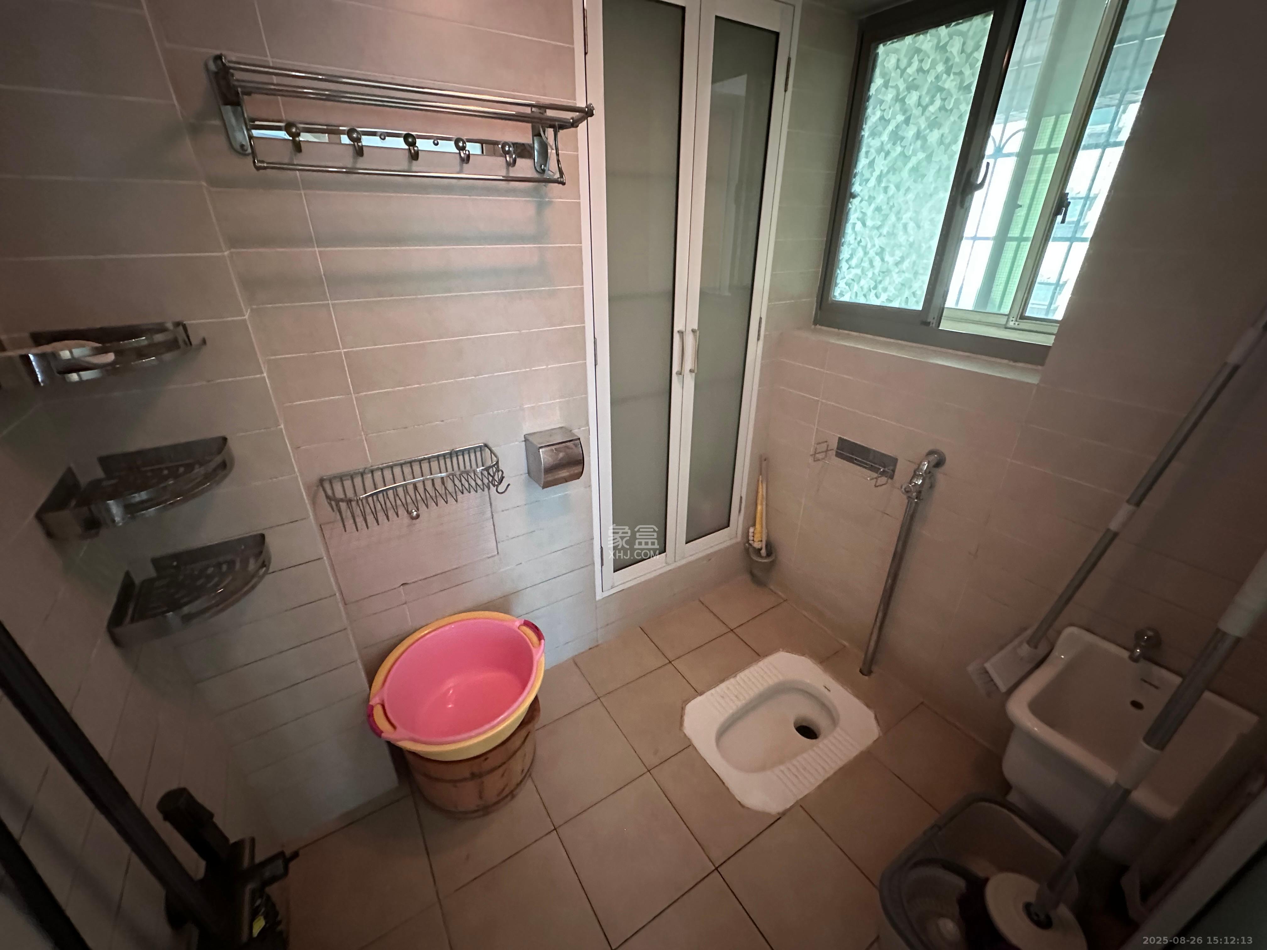 桐荫里社区  4室2厅2卫    5500.0元/月 桐荫里社区  4室2厅2卫    5500.0元/月室内图