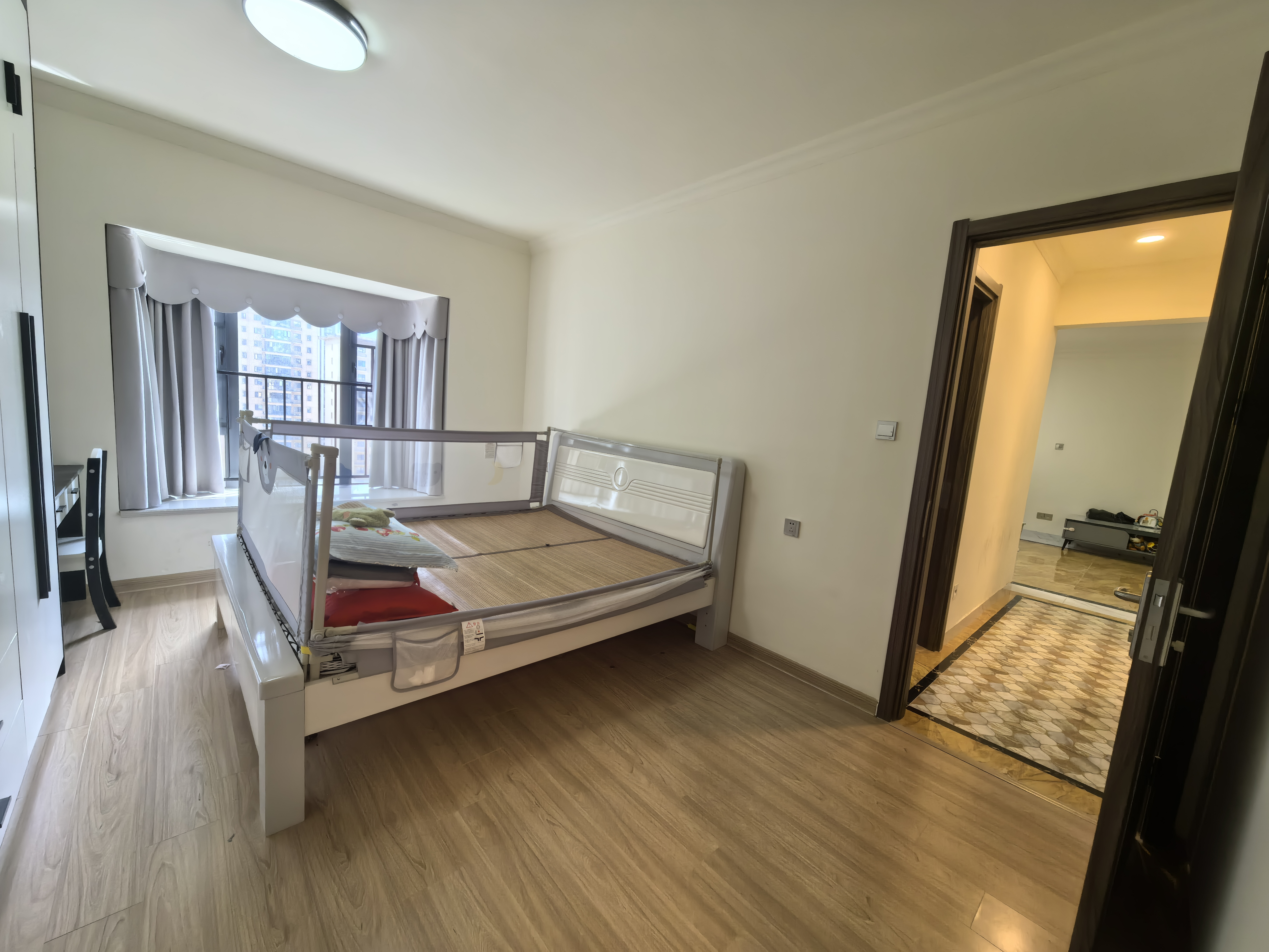 碧桂园梓山府 3室2厅2卫 1800.0元/月 碧桂园梓山府 3室2厅2卫 1800.0元/月室内图