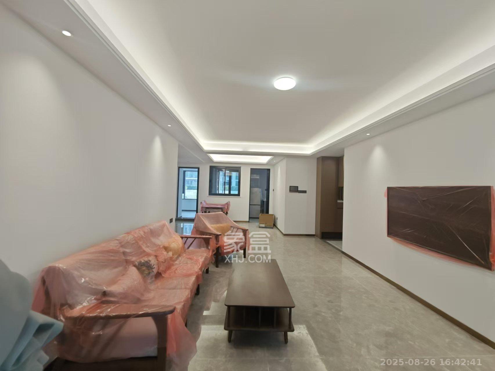 招商雍山湖 4室2厅2卫 3200.0元/月 招商雍山湖 4室2厅2卫 3200.0元/月室内图