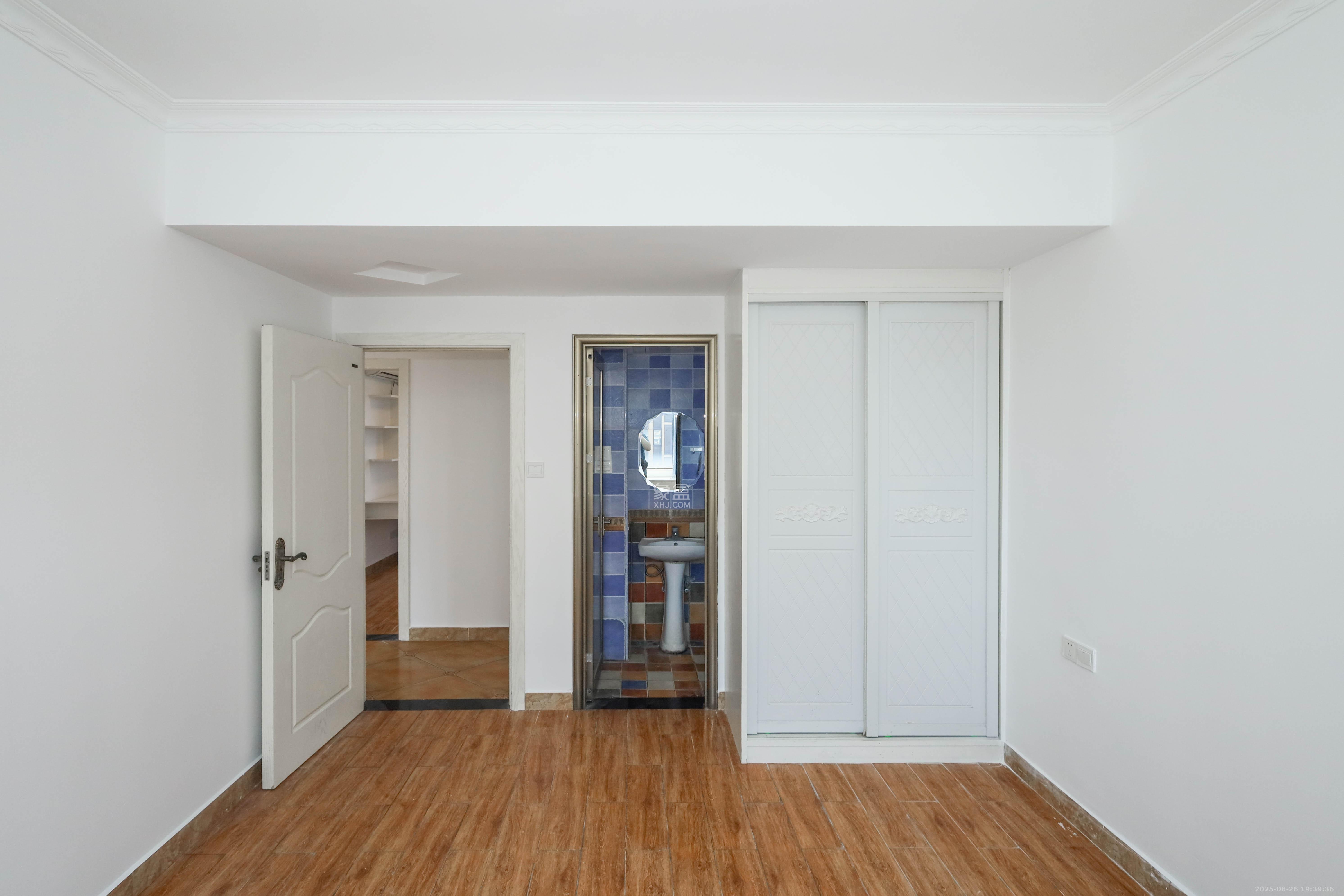 梅溪鑫苑名家  3室2厅2卫    98.0万 梅溪鑫苑名家  3室2厅2卫    98.0万卧室