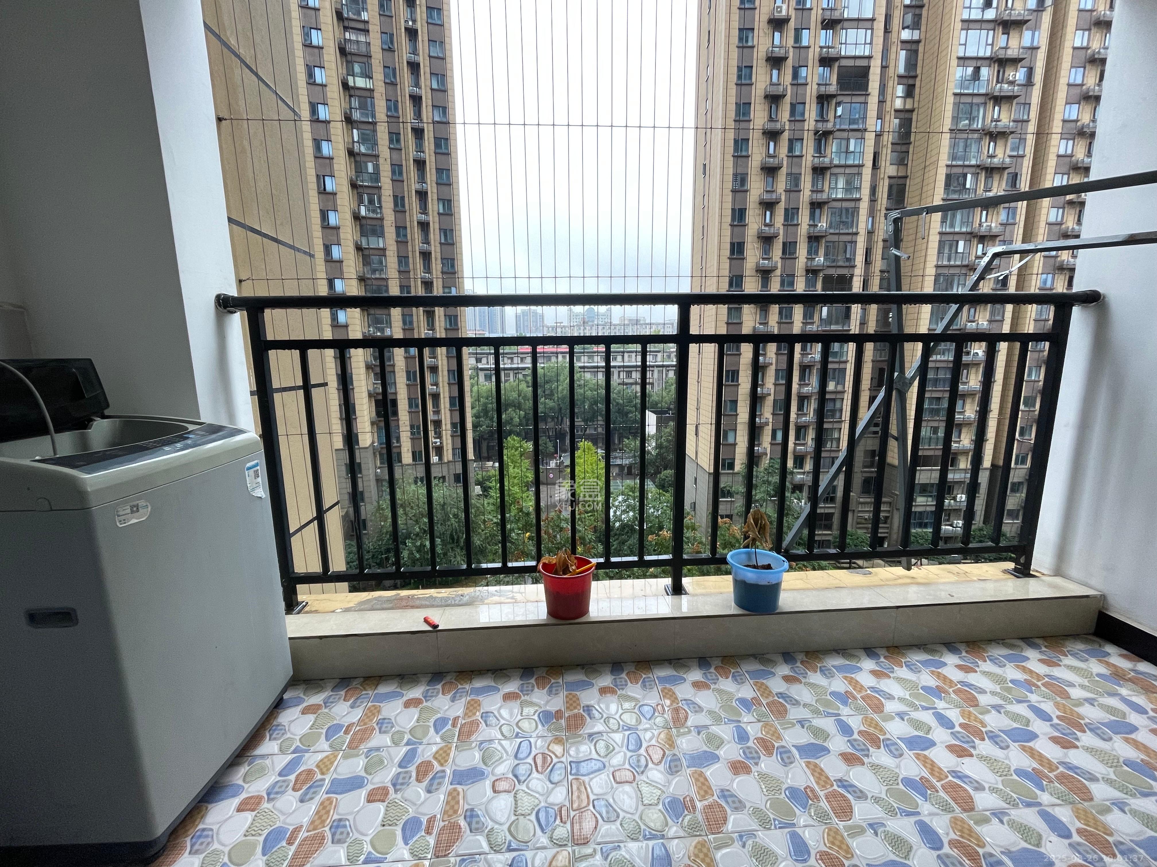 荣盛花语书苑 3室2厅1卫 2400.0元/月 荣盛花语书苑 3室2厅1卫 2400.0元/月室内图