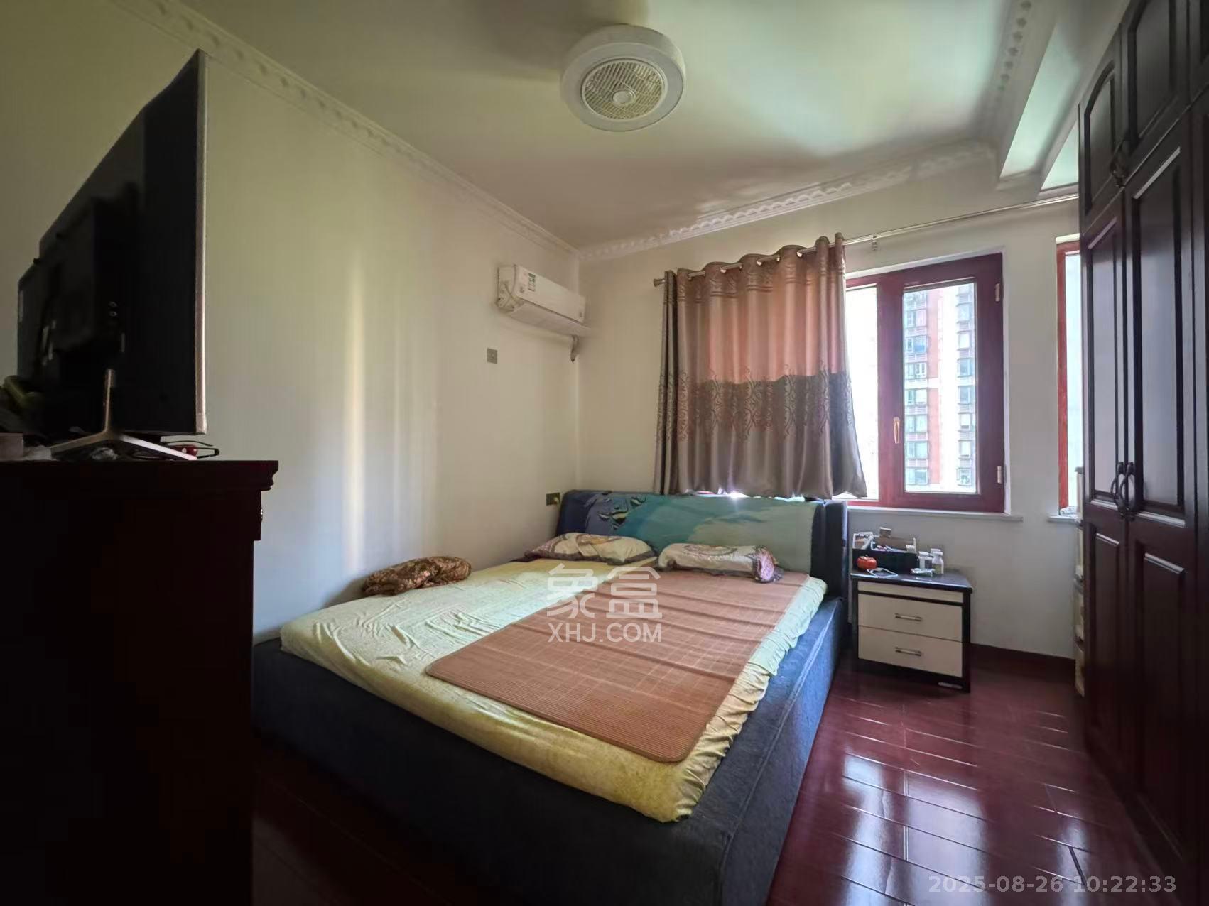 滨江君悦香邸  4室2厅2卫    4500.0元/月 滨江君悦香邸  4室2厅2卫    4500.0元/月室内图