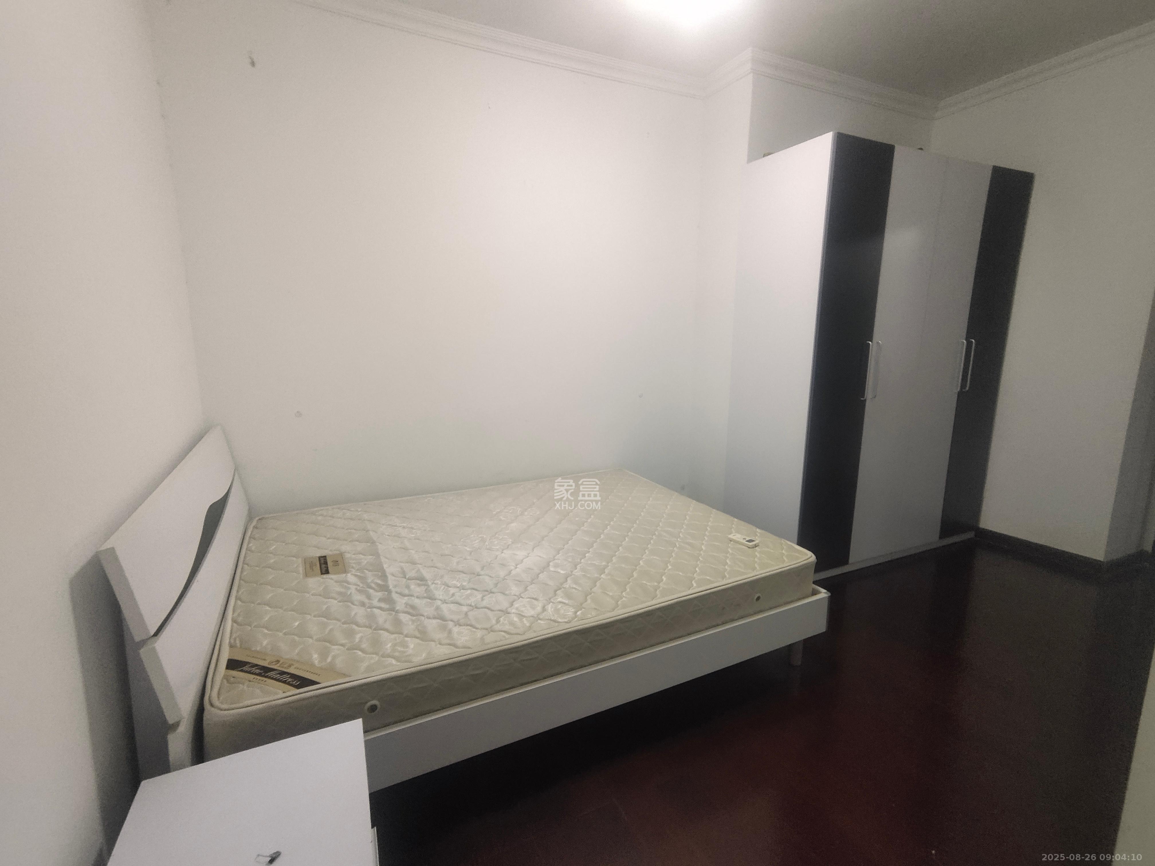 中海国际一期  3室2厅2卫    2100.0元/月 中海国际一期  3室2厅2卫    2100.0元/月室内图