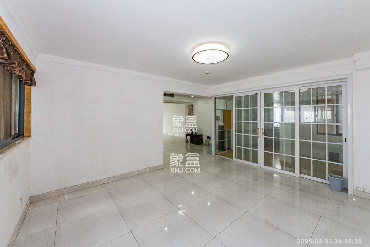 湘江世纪城富湾国际  5室2厅2卫    6000.0元/月 湘江世纪城富湾国际  5室2厅2卫    6000.0元/月室内图