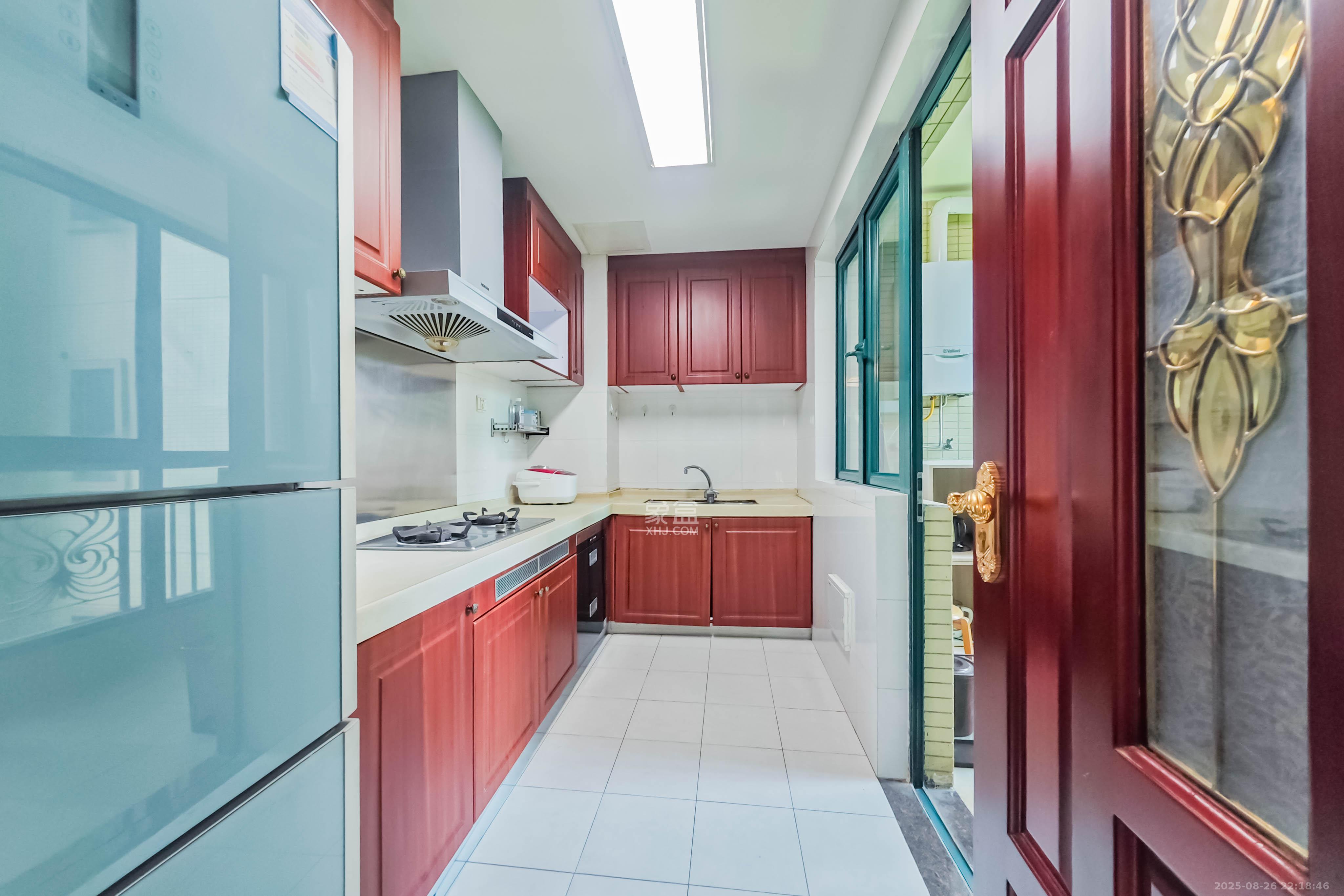 恒大绿洲  4室2厅2卫    145.0万 恒大绿洲  4室2厅2卫    145.0万厨房