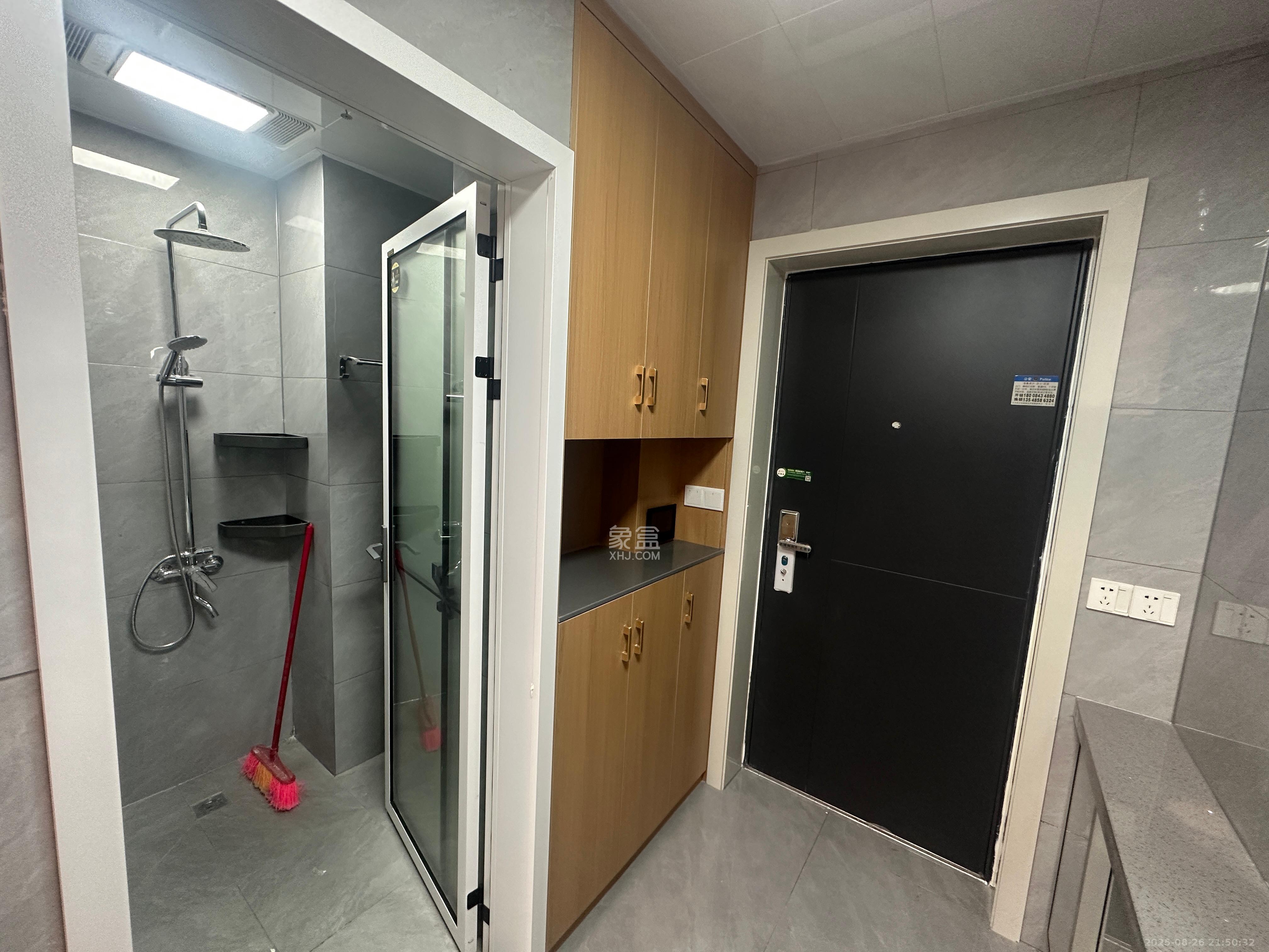 臻园  1室1厅1卫    1300.0元/月 臻园  1室1厅1卫    1300.0元/月室内图