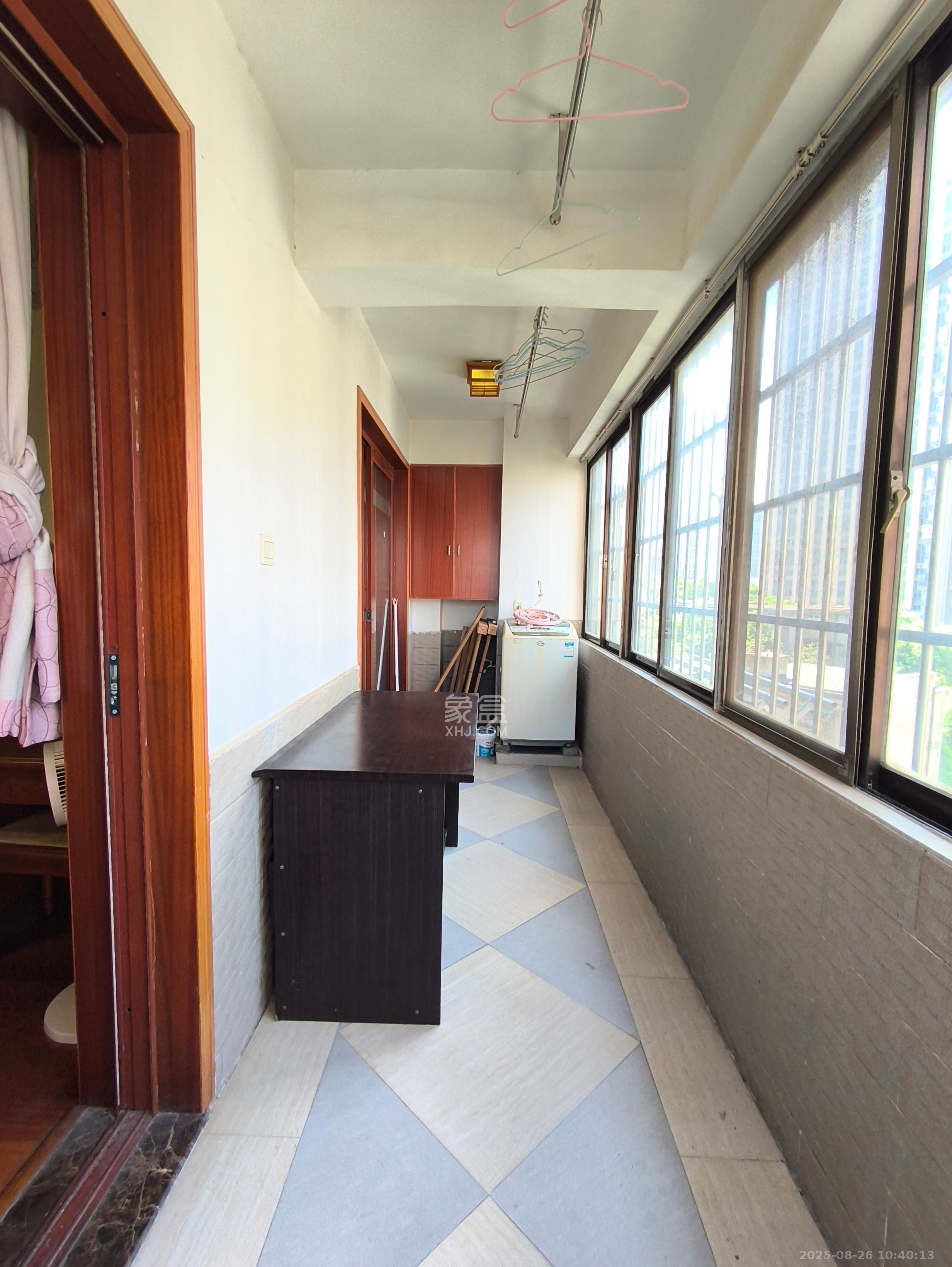 芙蓉蓉苑 3室2厅1卫 2600.0元/月 芙蓉蓉苑 3室2厅1卫 2600.0元/月室内图