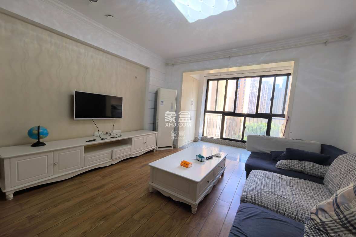 华润凤凰城三期  2室2厅1卫    2000.0元/月 华润凤凰城三期  2室2厅1卫    2000.0元/月室内图