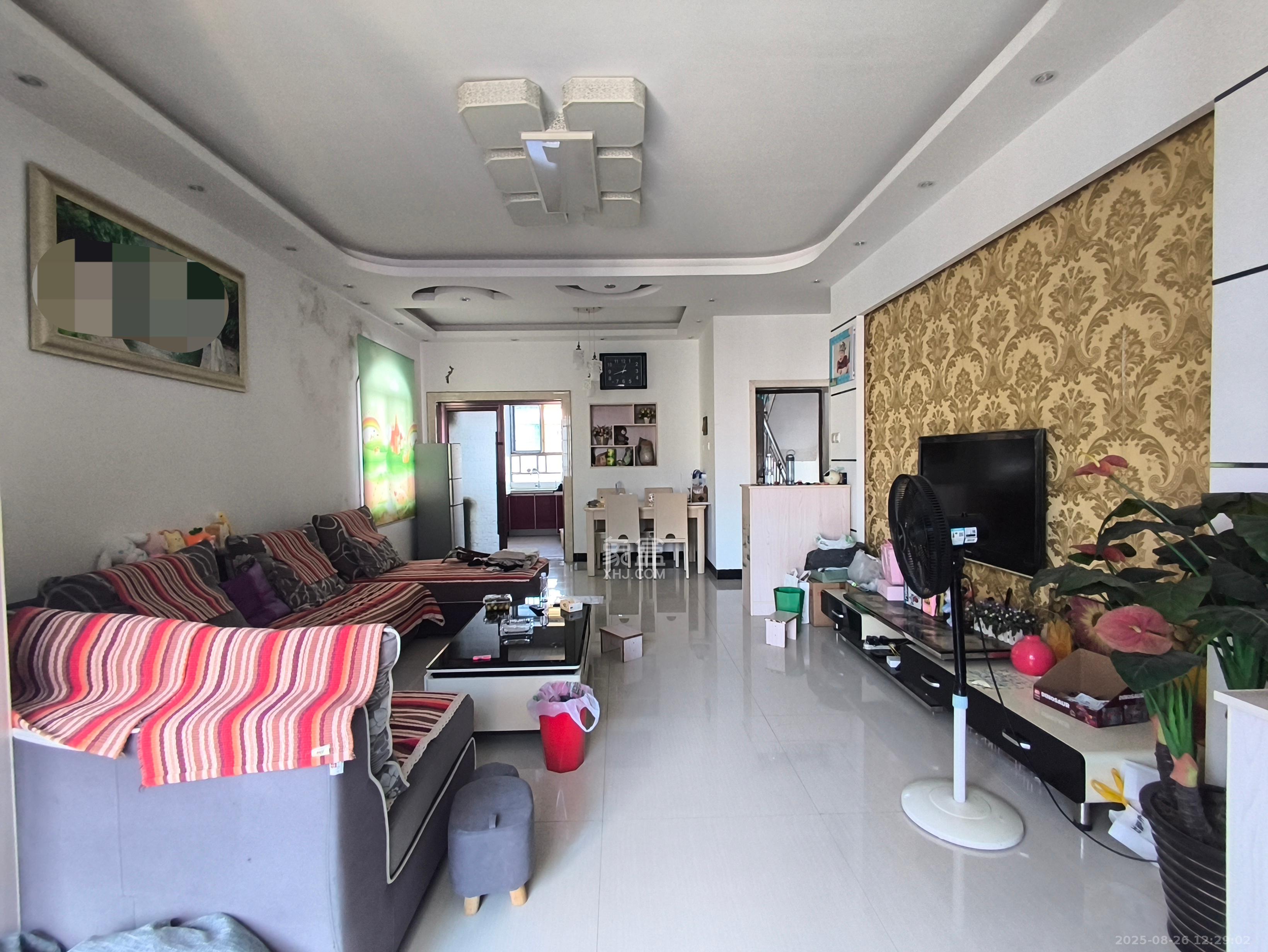 靳江小区  2室1厅1卫    2000.0元/月 靳江小区  2室1厅1卫    2000.0元/月室内图