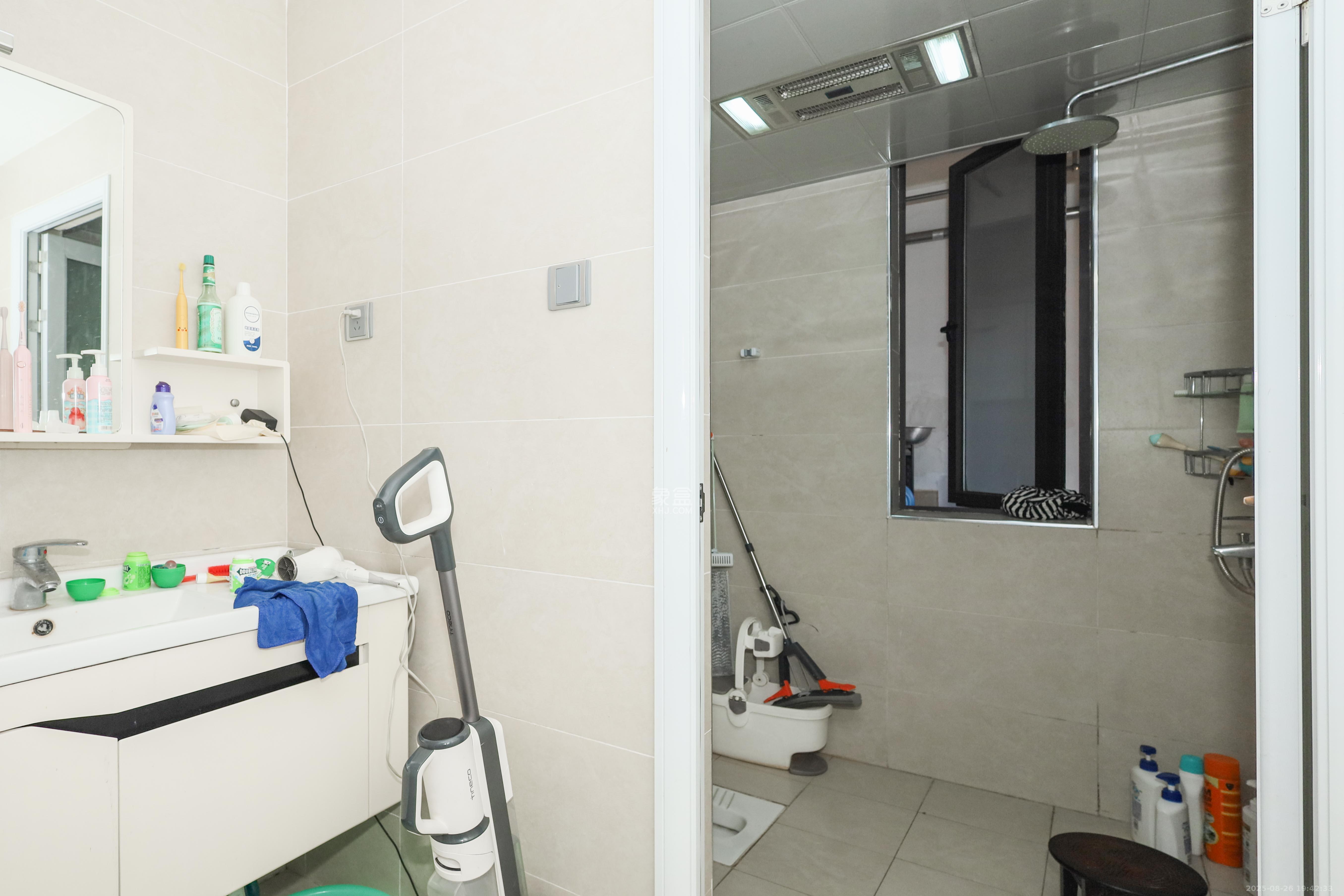 保利麓谷林语F区  3室2厅1卫    83.0万卫生间