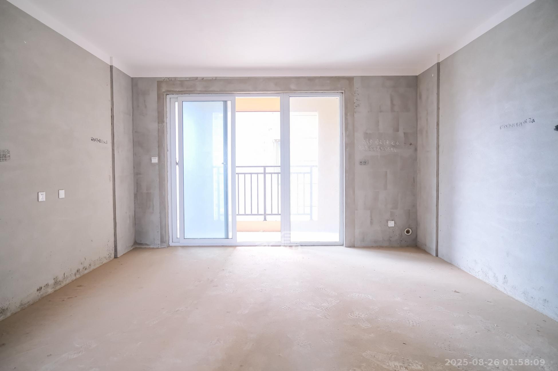 荣盛花语城 4室2厅2卫 99.8万 荣盛花语城 4室2厅2卫 99.8万客厅