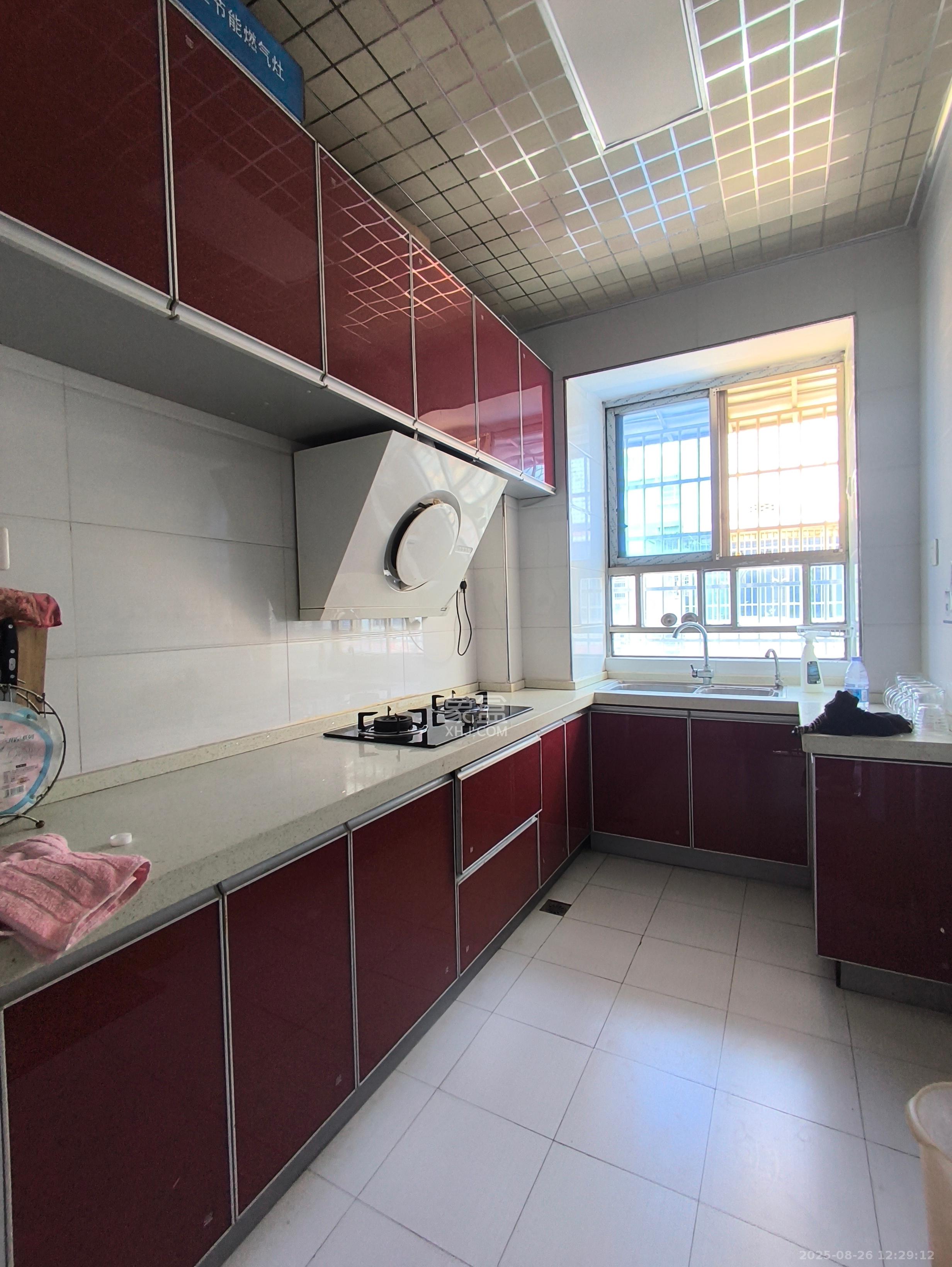 靳江小区  2室1厅1卫    2000.0元/月 靳江小区  2室1厅1卫    2000.0元/月室内图