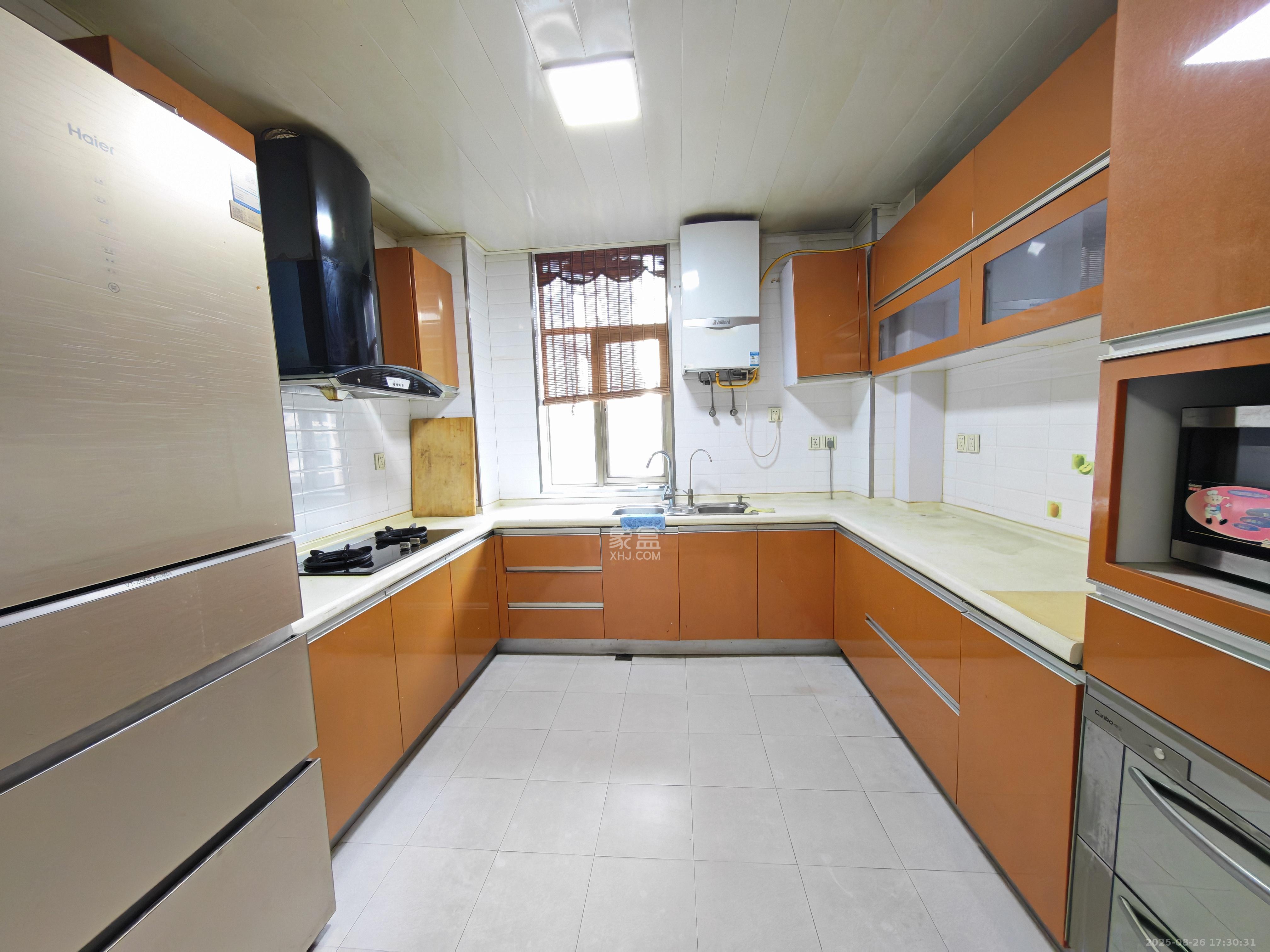 向阳门第 4室2厅2卫 5000.0元/月 向阳门第 4室2厅2卫 5000.0元/月室内图