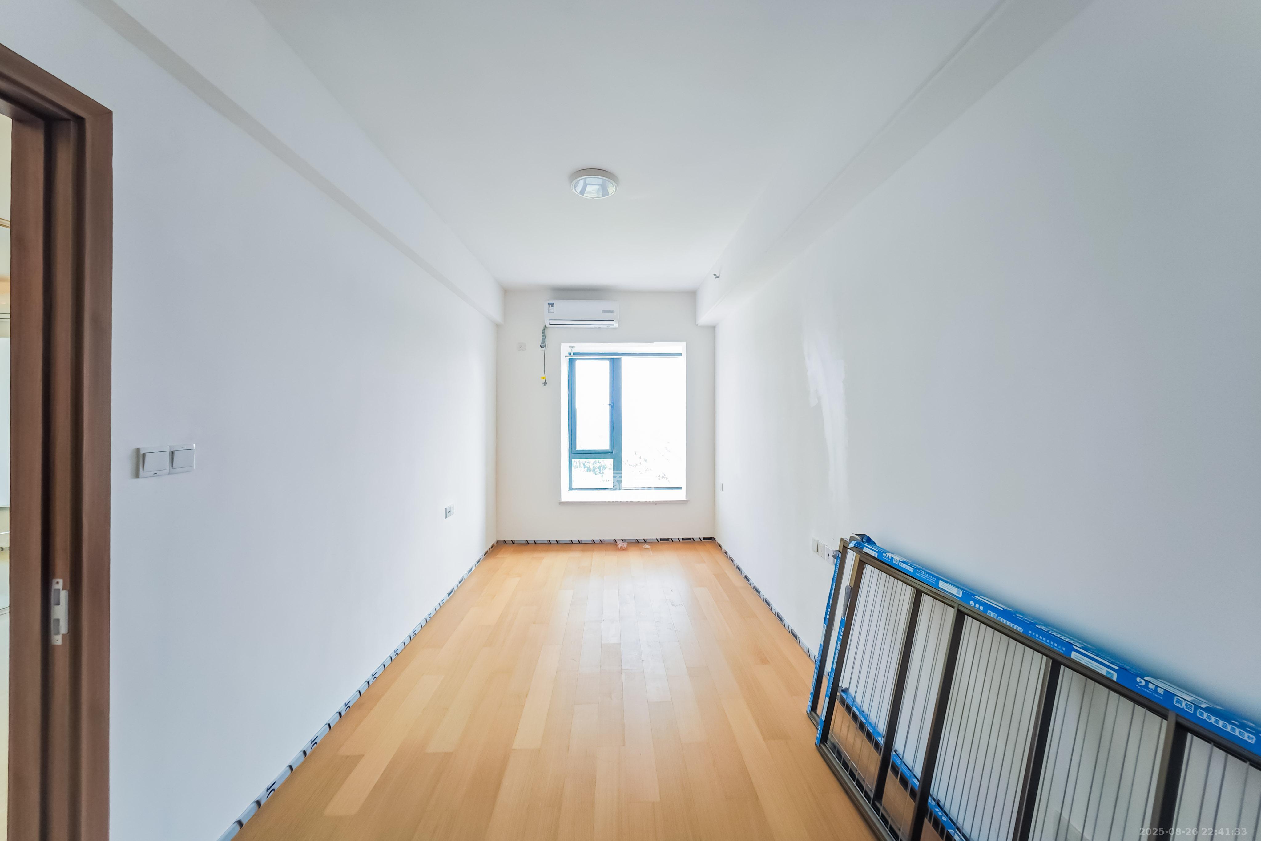 恒大国际广场  1室1厅1卫    36.6万 恒大国际广场  1室1厅1卫    36.6万卧室