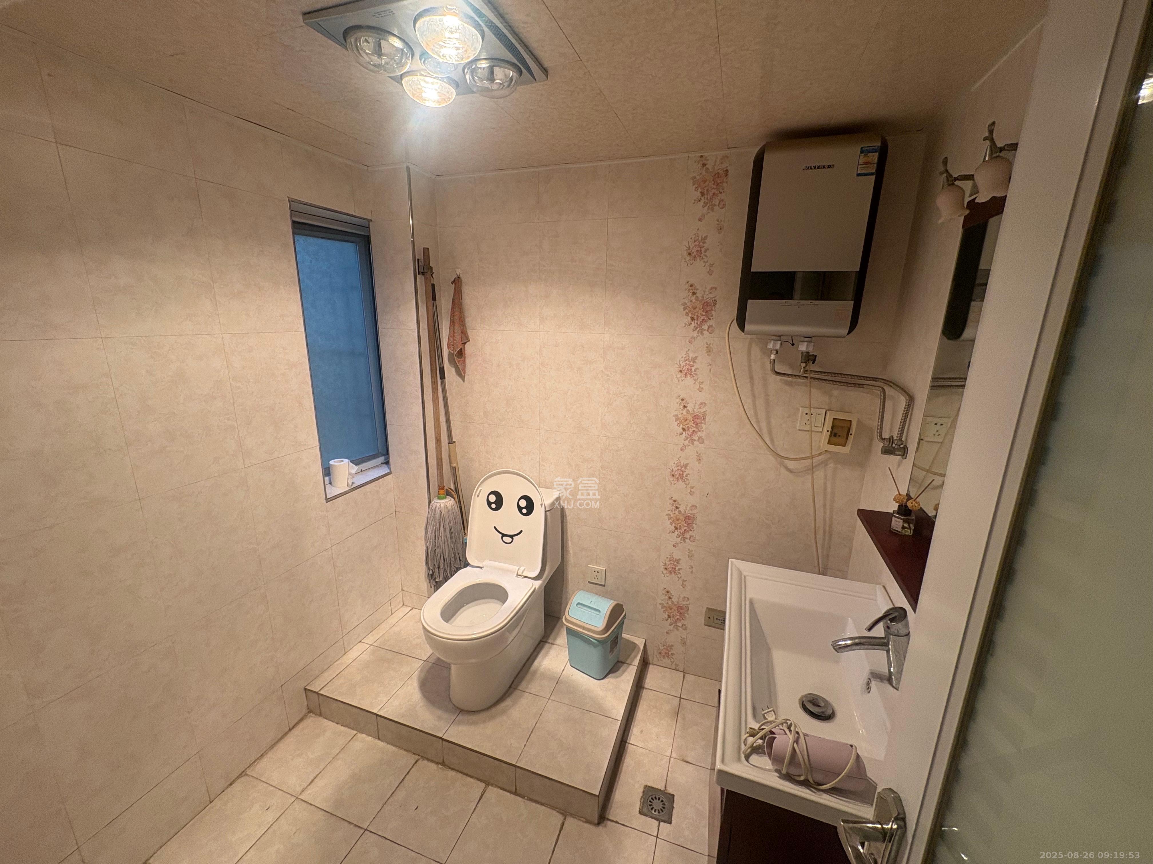 红树湾 3室2厅2卫 1600.0元/月 红树湾 3室2厅2卫 1600.0元/月室内图