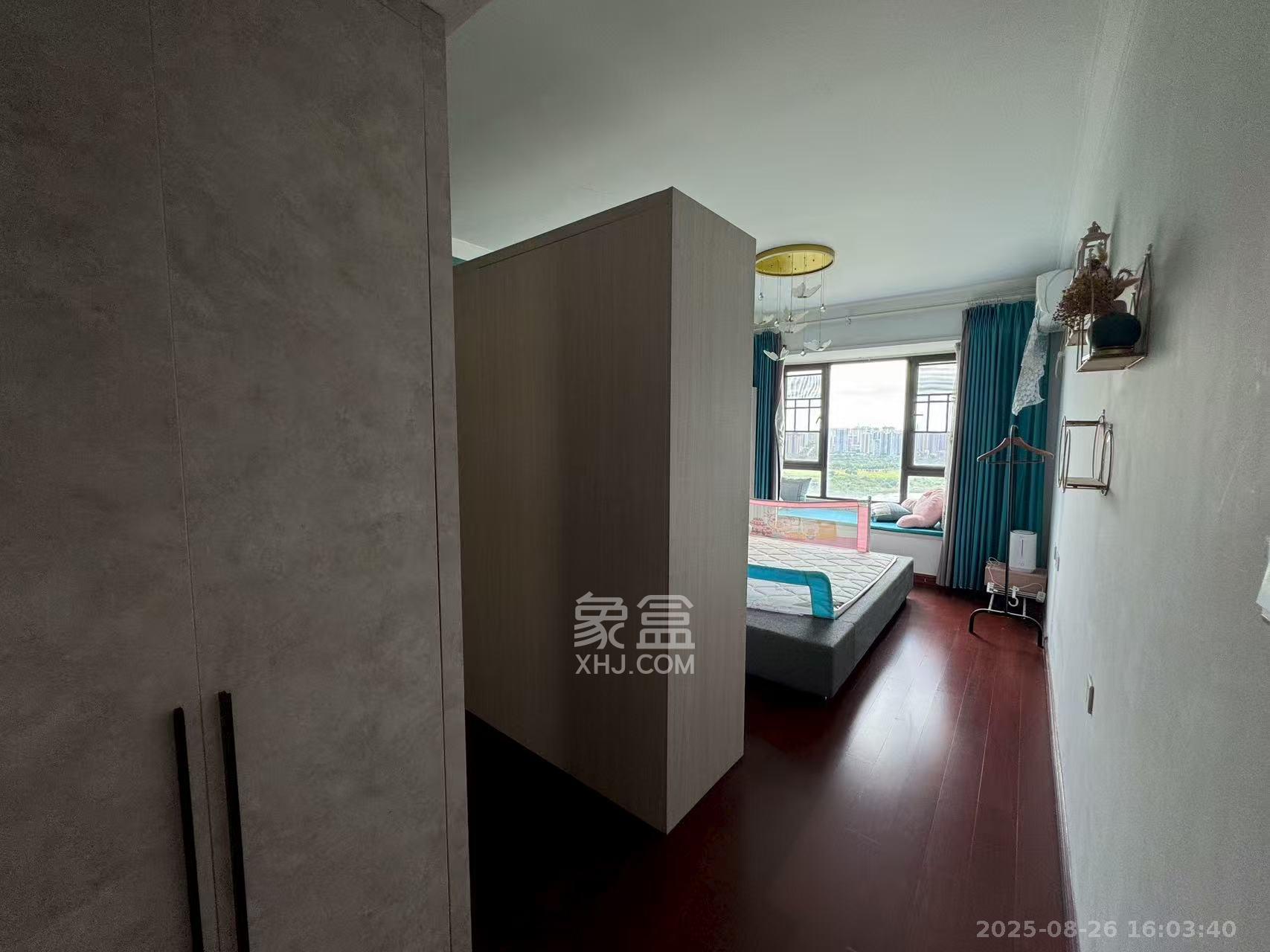 中海国际五期  3室2厅1卫    2500.0元/月 中海国际五期  3室2厅1卫    2500.0元/月室内图