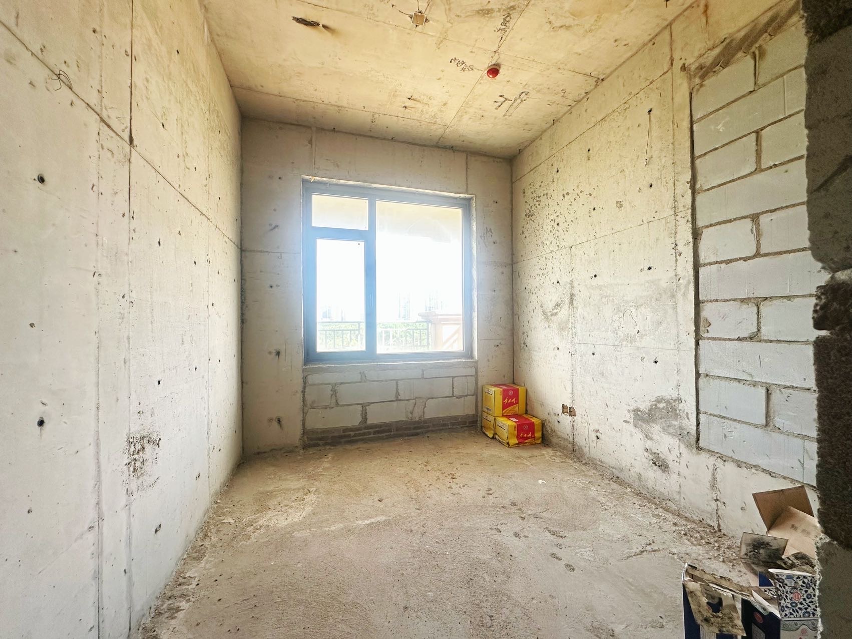 海口湾1号 4室2厅2卫 598.0万 海口湾1号 4室2厅2卫 598.0万客厅