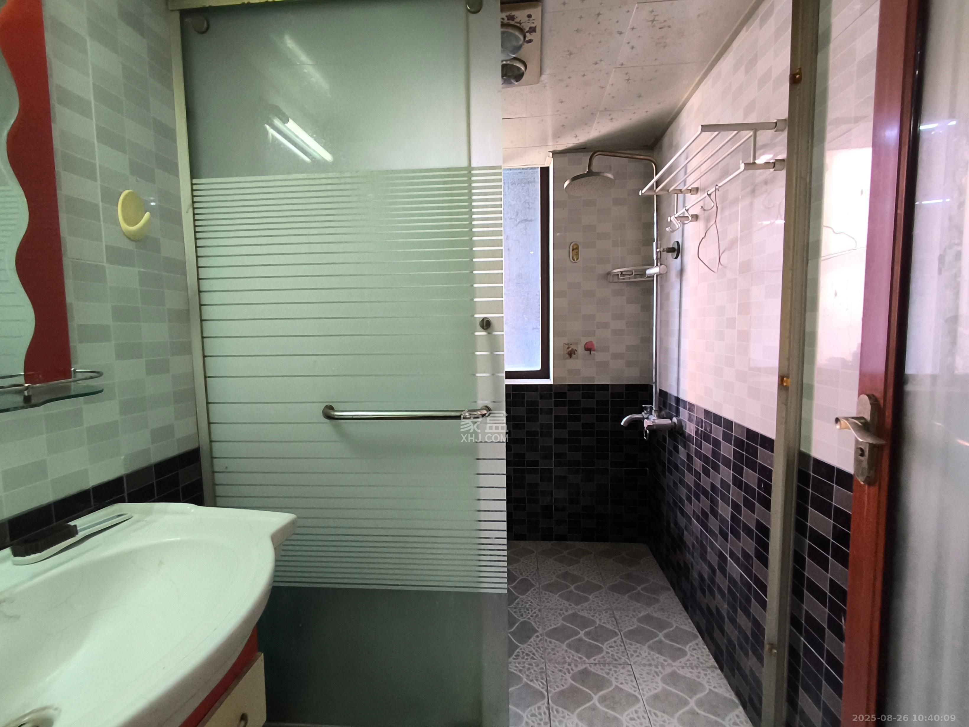 芙蓉蓉苑  3室2厅1卫    2600.0元/月室内图