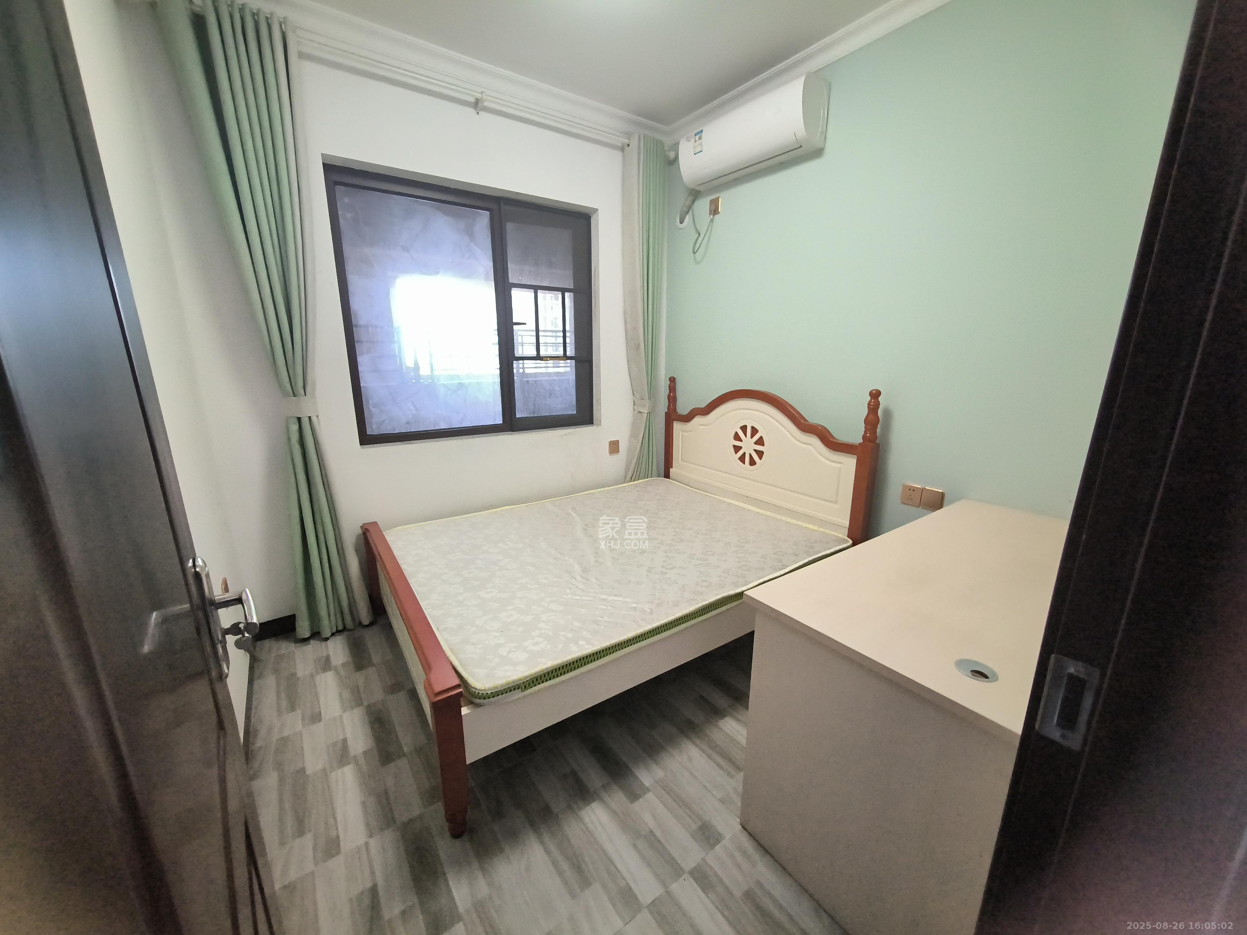 华润置地广场二期 3室2厅1卫 2200.0元/月 华润置地广场二期 3室2厅1卫 2200.0元/月室内图