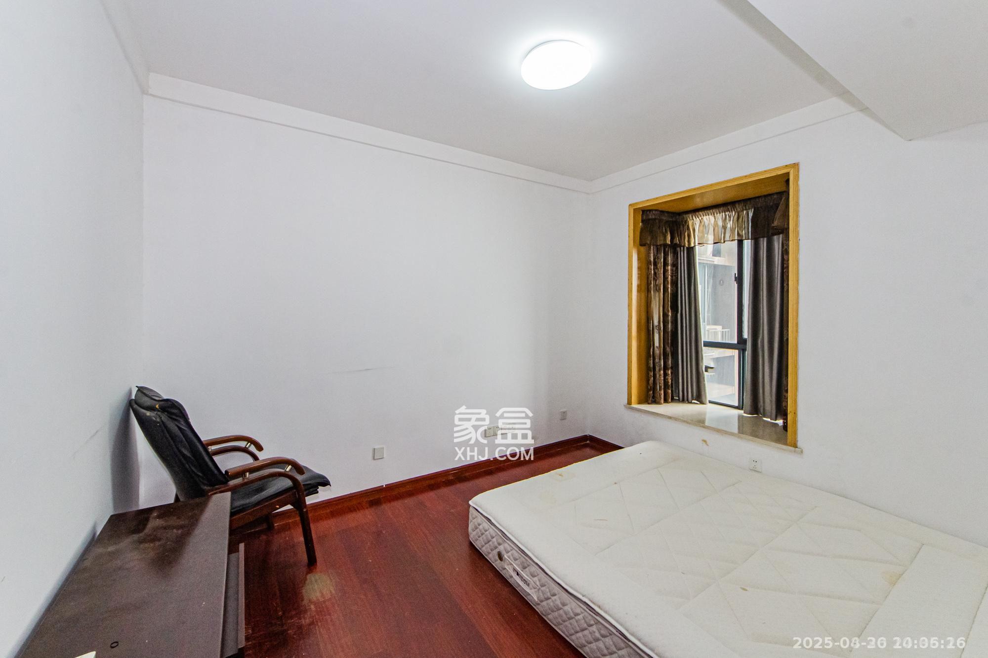 湘江世纪城富湾国际  5室2厅2卫    6000.0元/月 湘江世纪城富湾国际  5室2厅2卫    6000.0元/月室内图