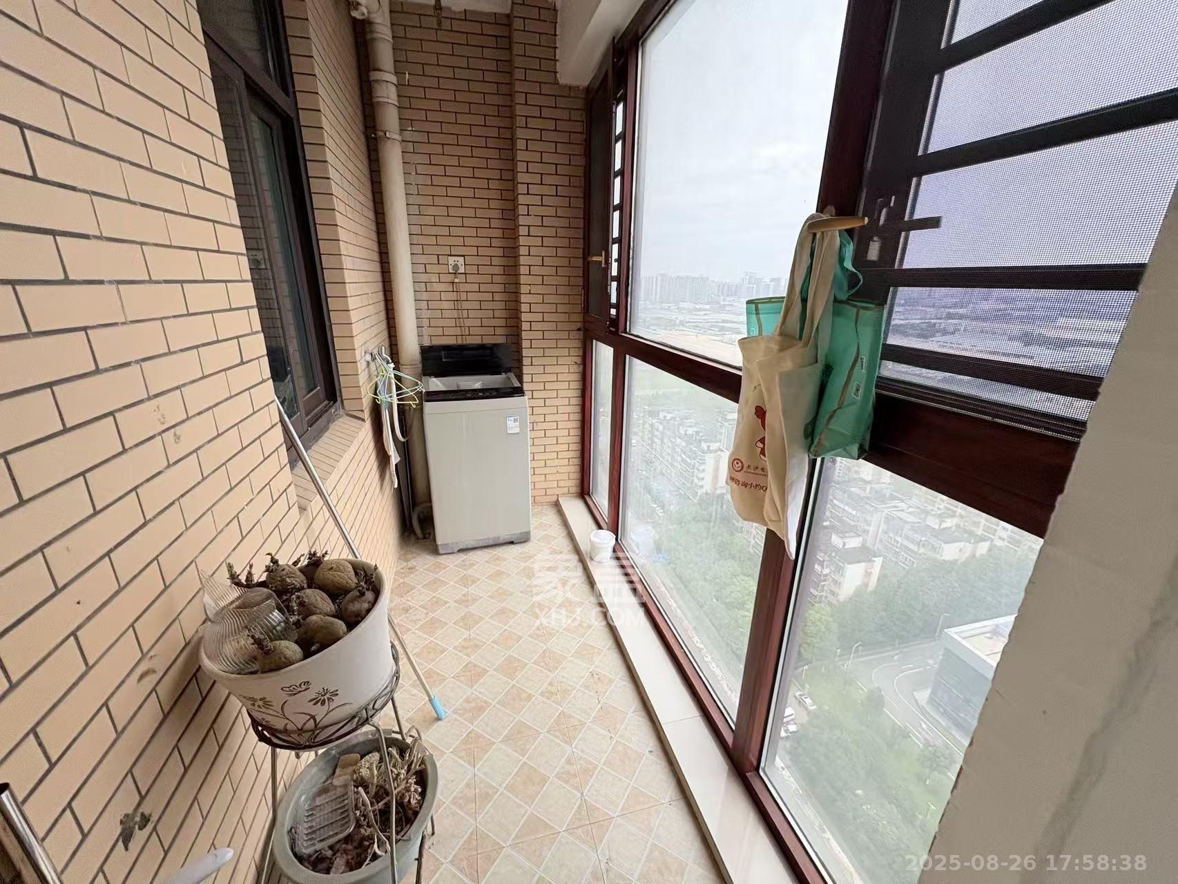 三景华御 3室2厅2卫 1700.0元/月 三景华御 3室2厅2卫 1700.0元/月室内图