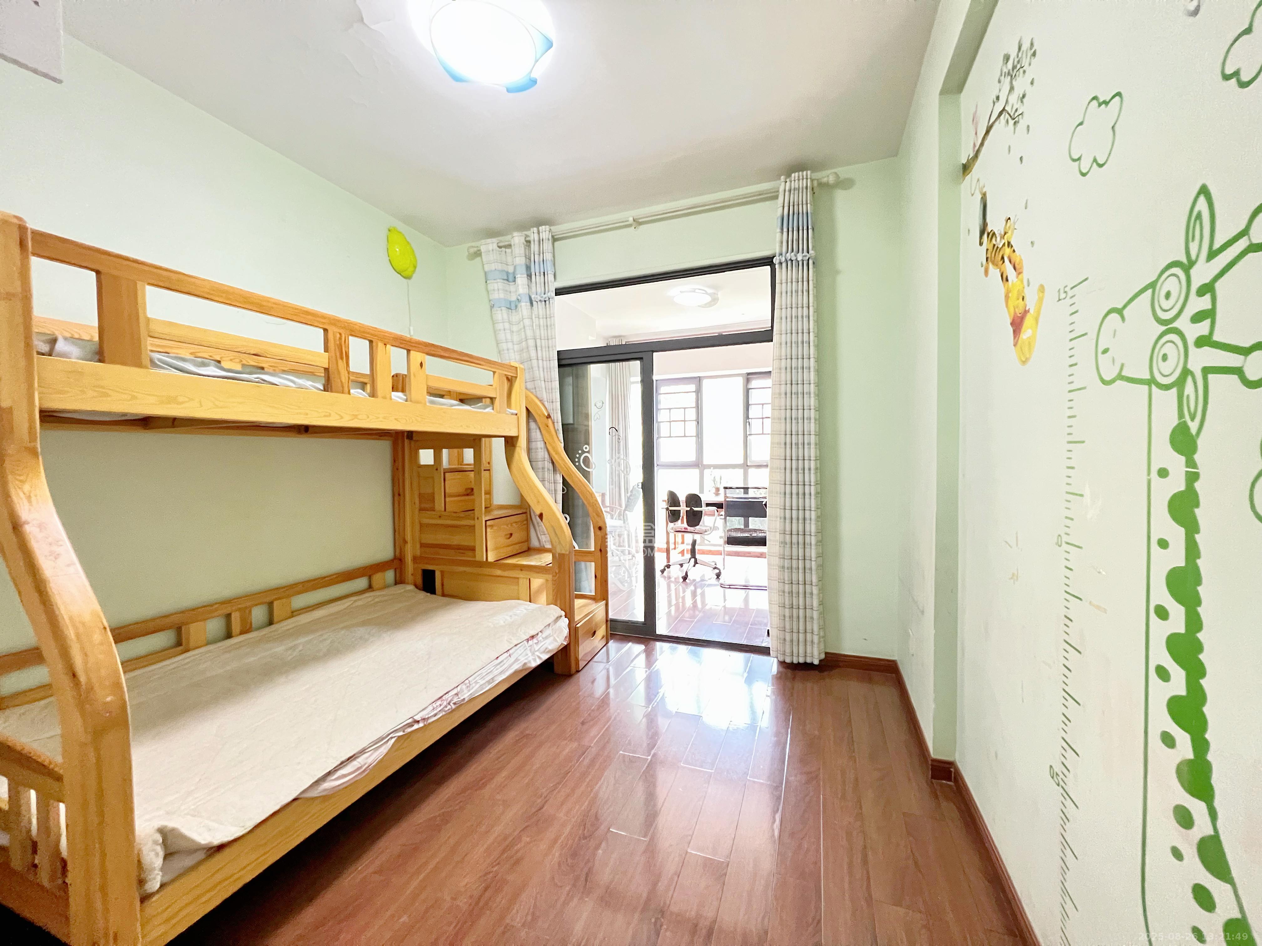 中城丽景香山园 3室2厅2卫 3500.0元/月 中城丽景香山园 3室2厅2卫 3500.0元/月室内图