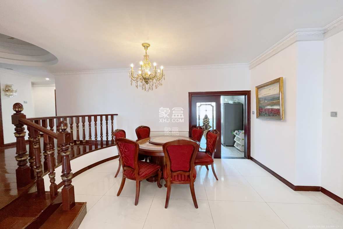 左岸春天  4室2厅2卫    3200.0元/月 左岸春天  4室2厅2卫    3200.0元/月室内图