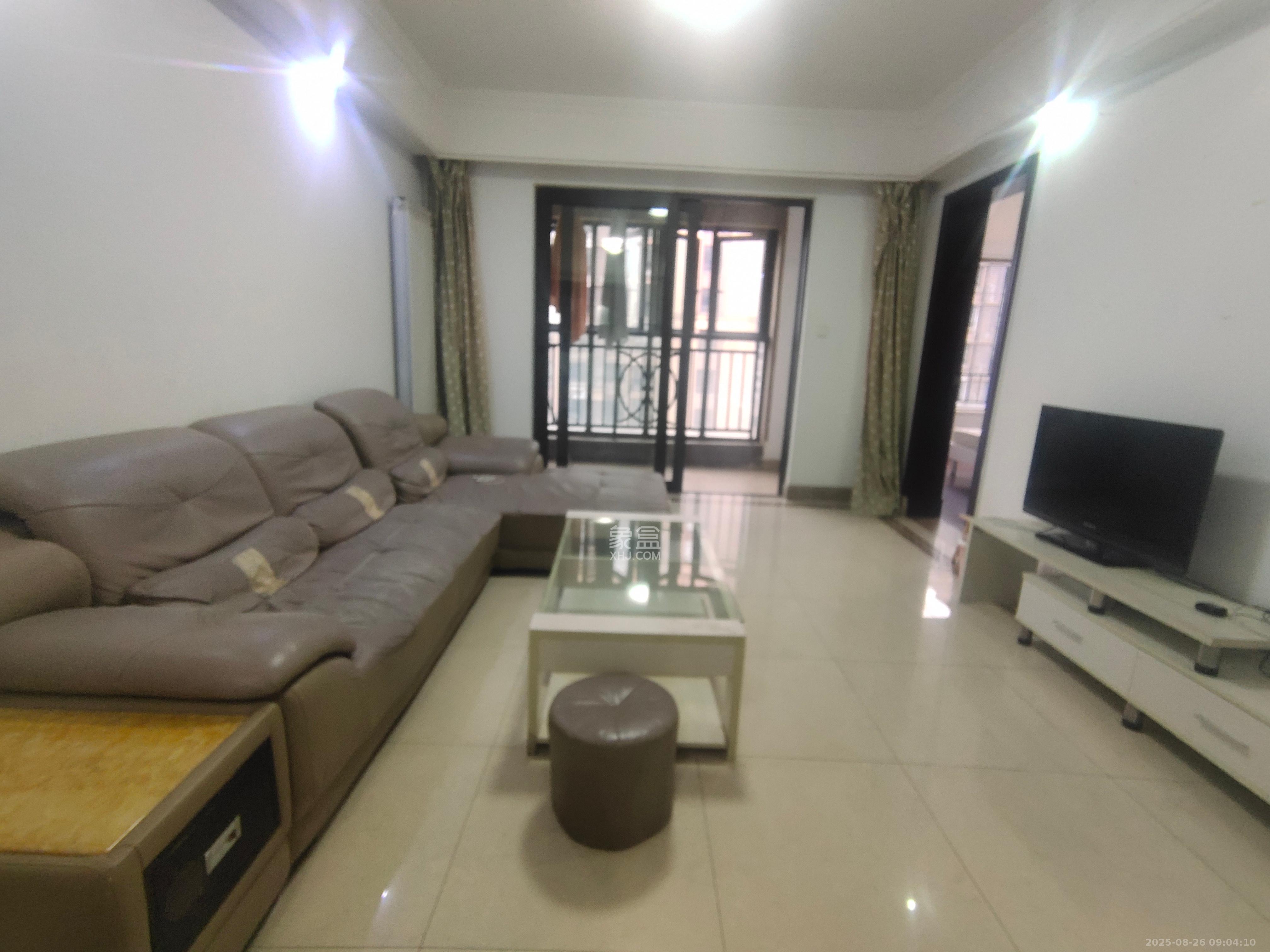 中海国际一期  3室2厅2卫    2100.0元/月 中海国际一期  3室2厅2卫    2100.0元/月室内图