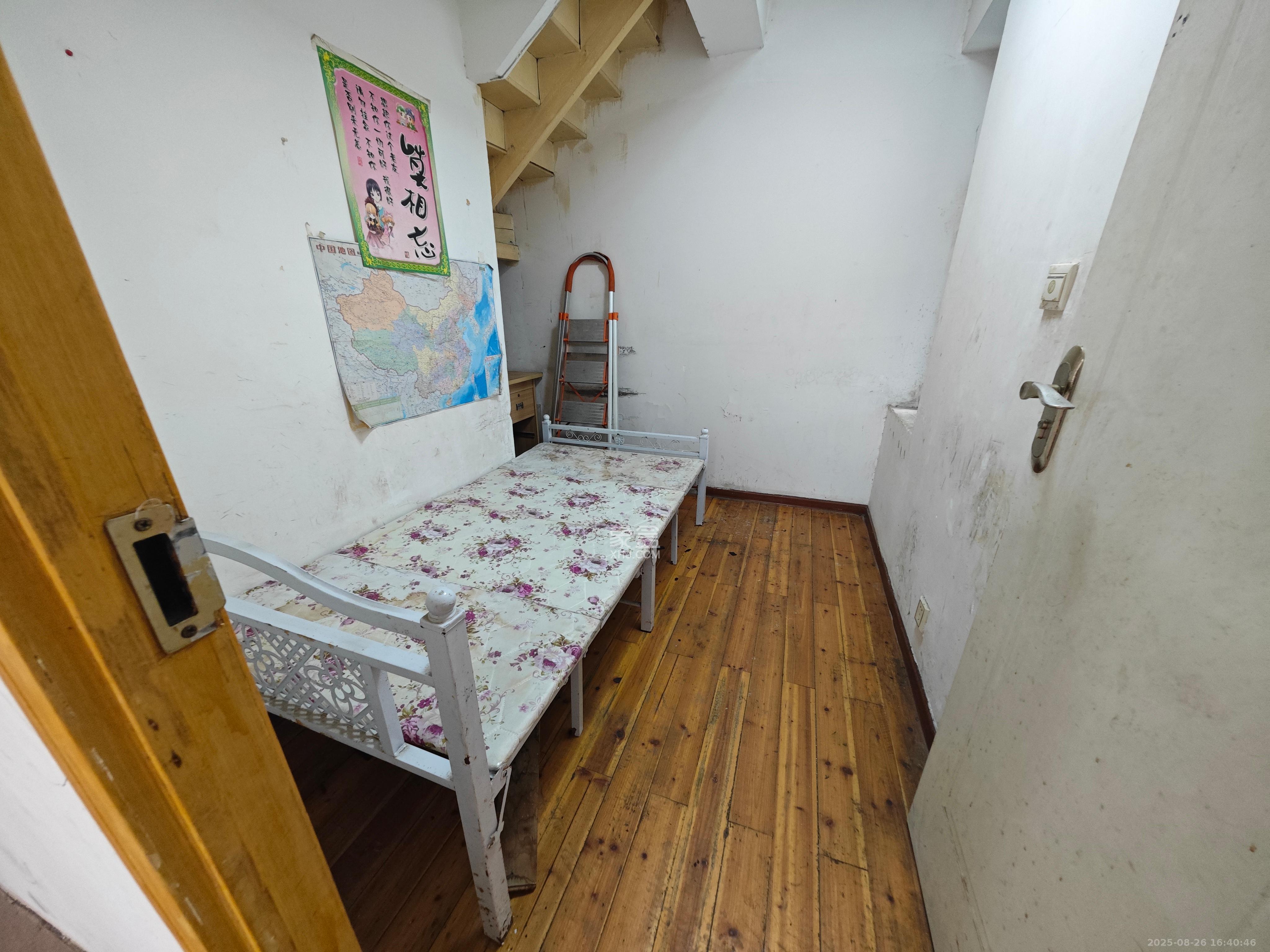 莲湖汽配城 4室2厅2卫 2200.0元/月 莲湖汽配城 4室2厅2卫 2200.0元/月室内图