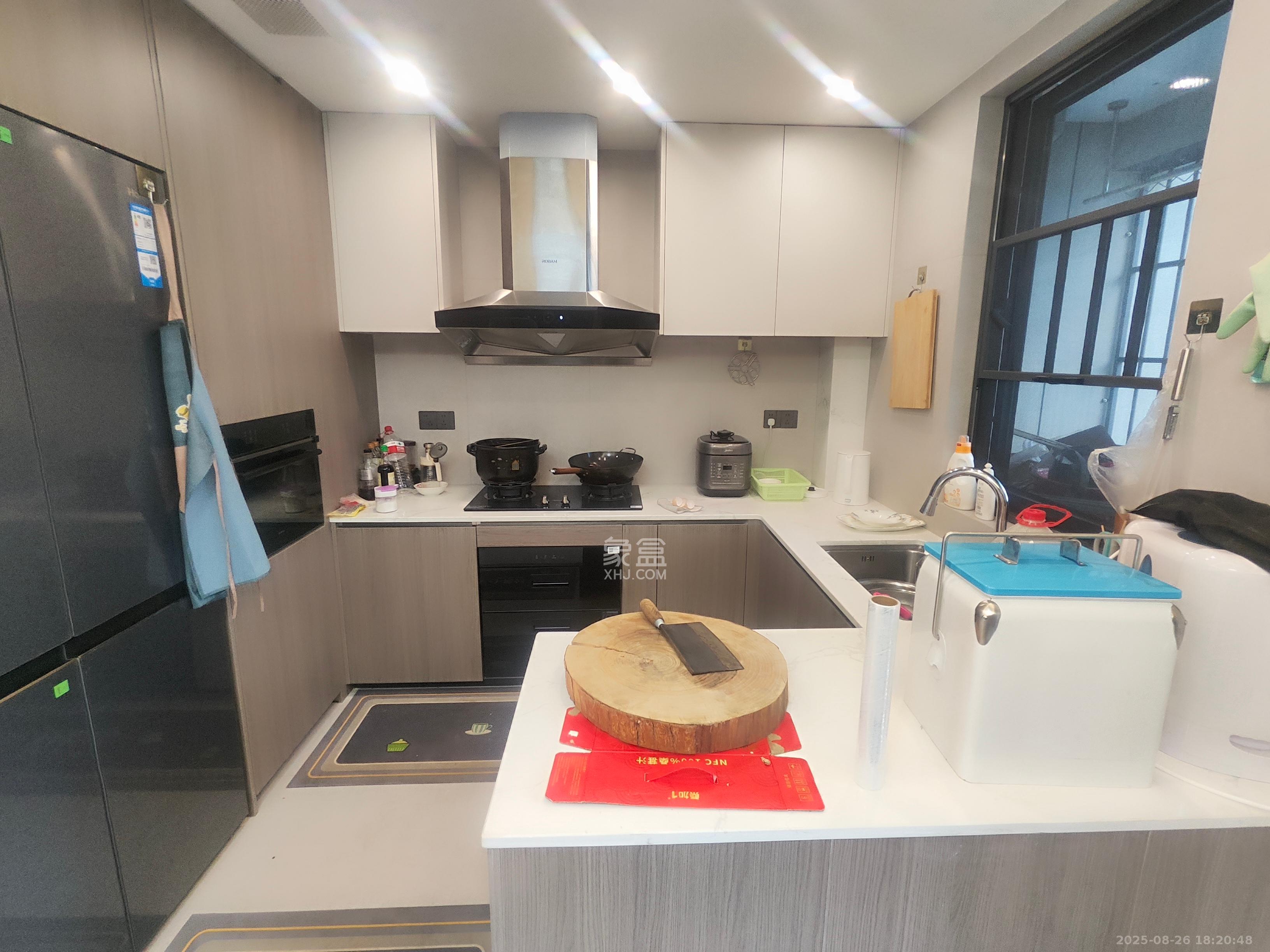 美的云樾  4室2厅2卫   5500.00元/月室内图