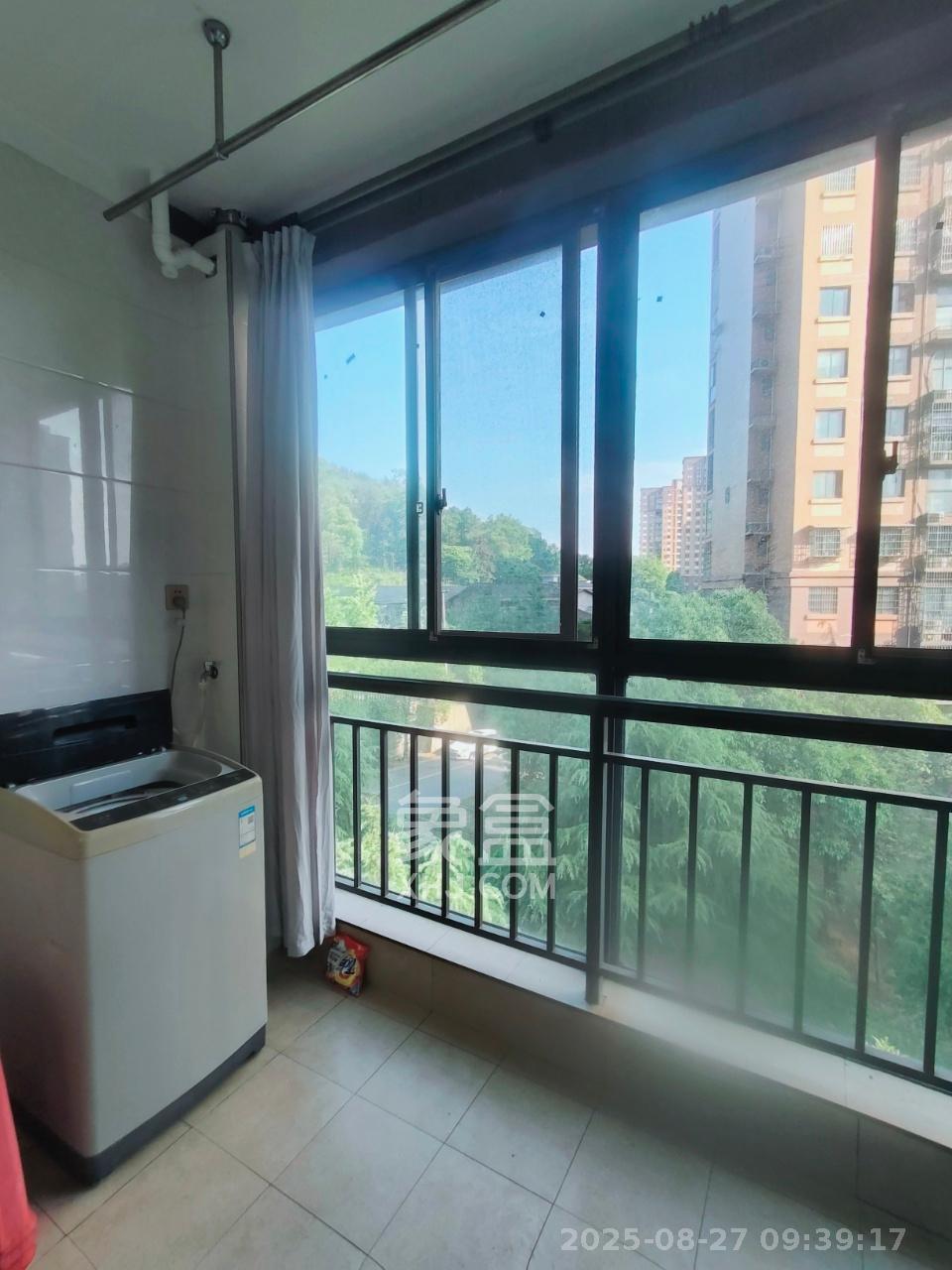 山水嘉园  5室2厅2卫    3200.0元/月 山水嘉园  5室2厅2卫    3200.0元/月室内图